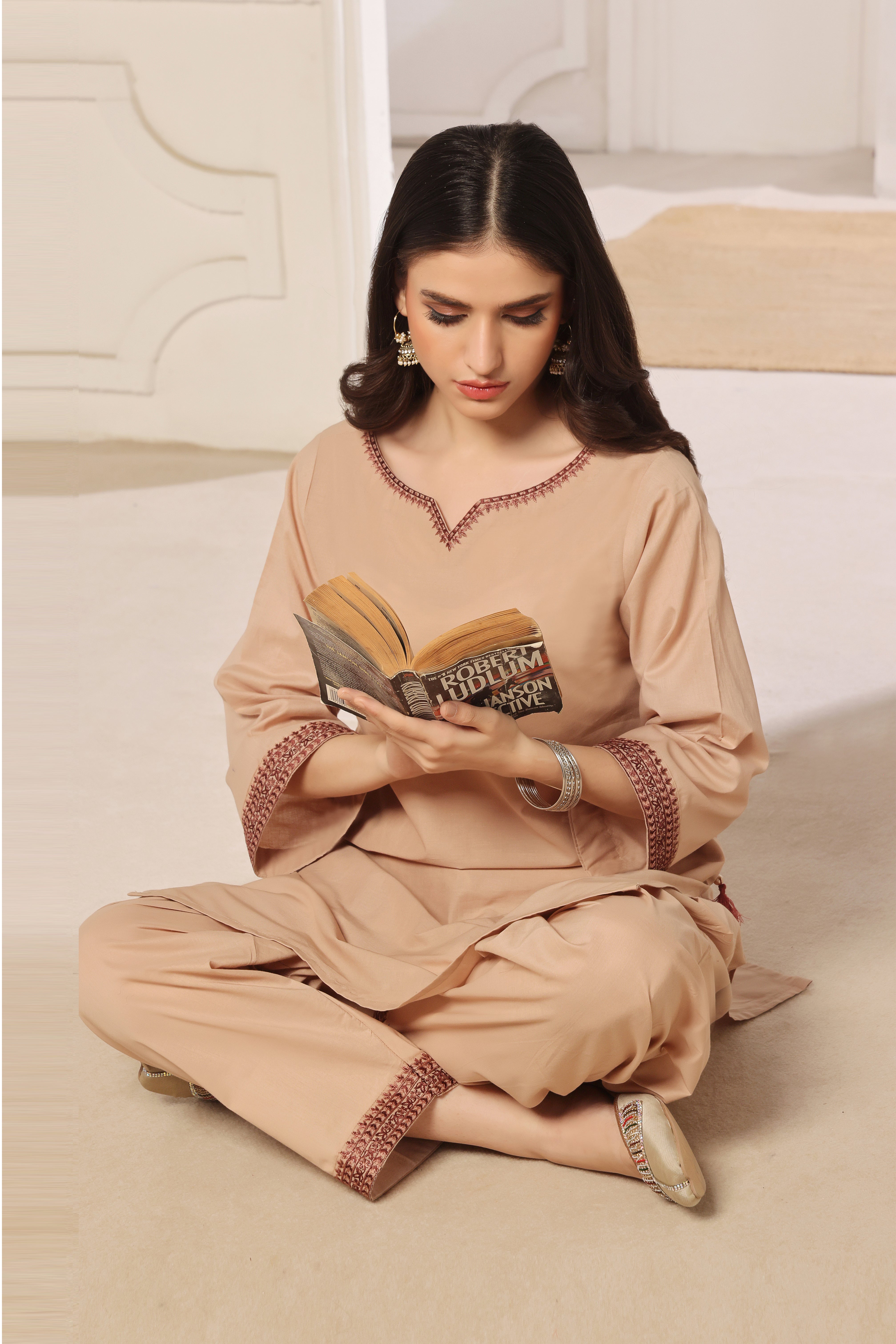 Luxeurs Affordable Embroidered Pakistani Lawn Dresses Size Chart