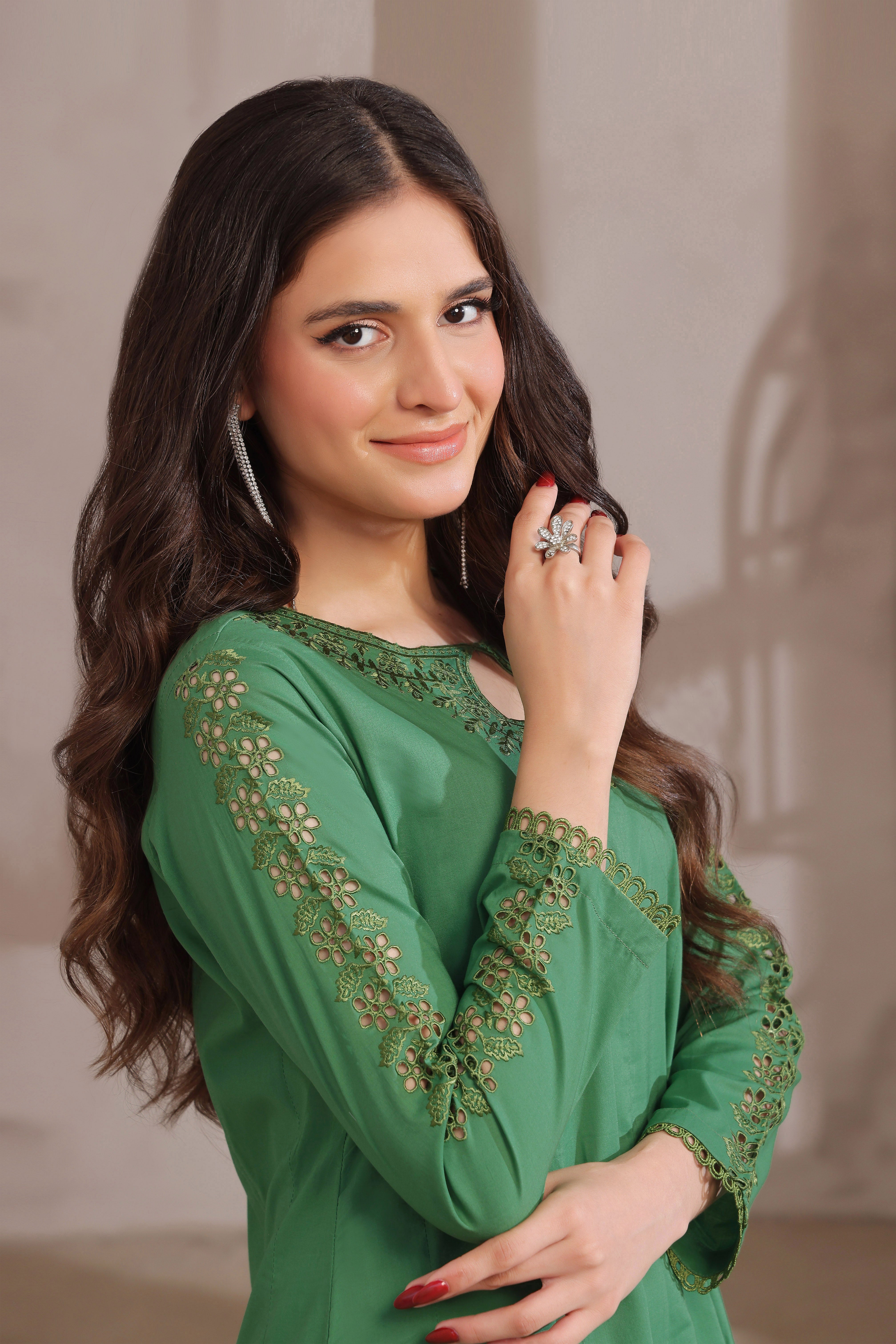 Luxeurs Affordable Embroidered Pakistani Lawn Dresses Size Chart