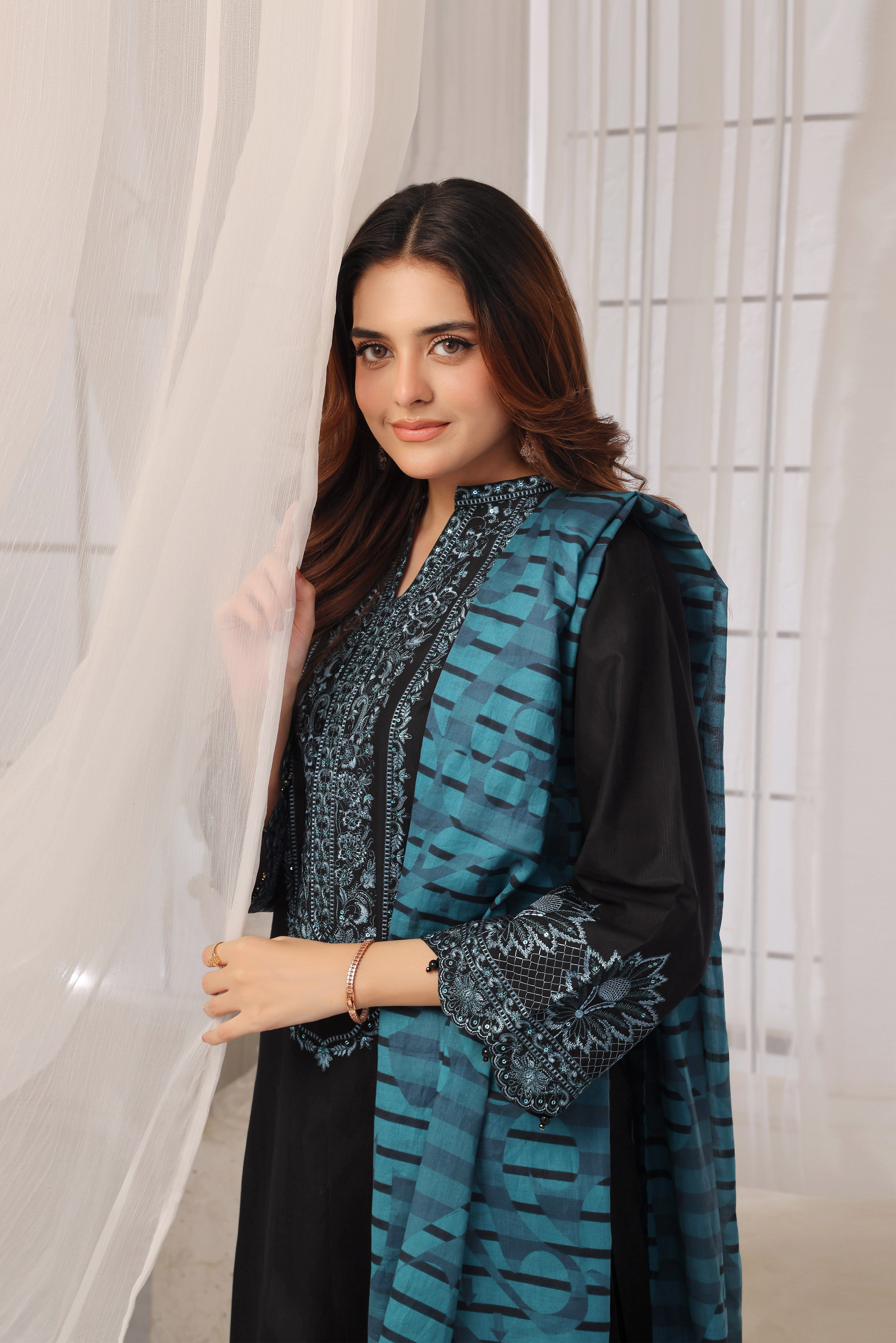 Luna Embroidered 3PC Lawn Dress