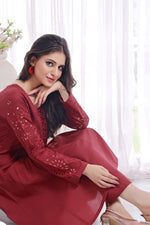 Load image into Gallery viewer, Luxeurs Affordable Embroidered Pakistani Lawn Dresses Size Chart