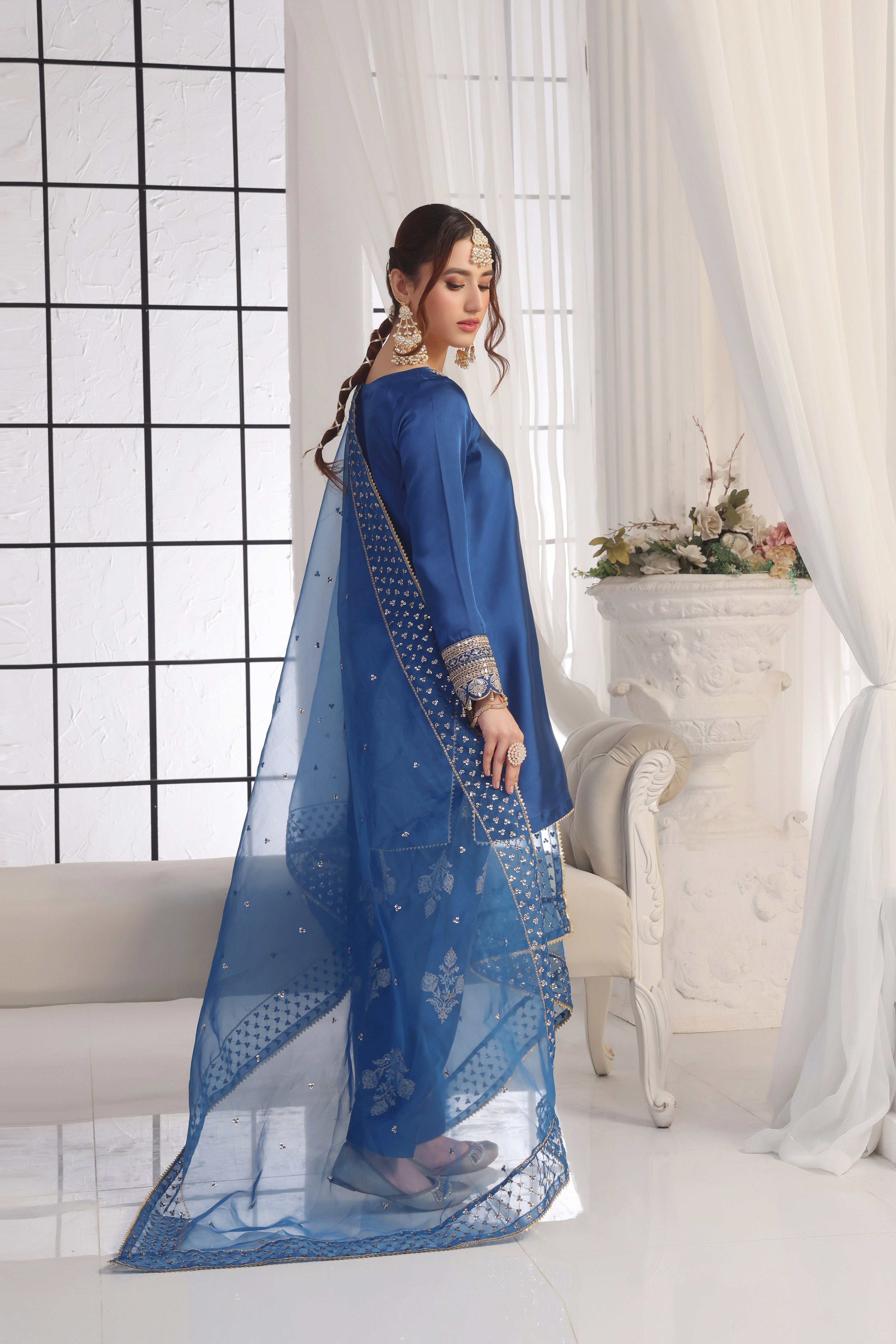 Luxeurs Affordable Embroidered Pakistani Lawn Dresses Size Chart