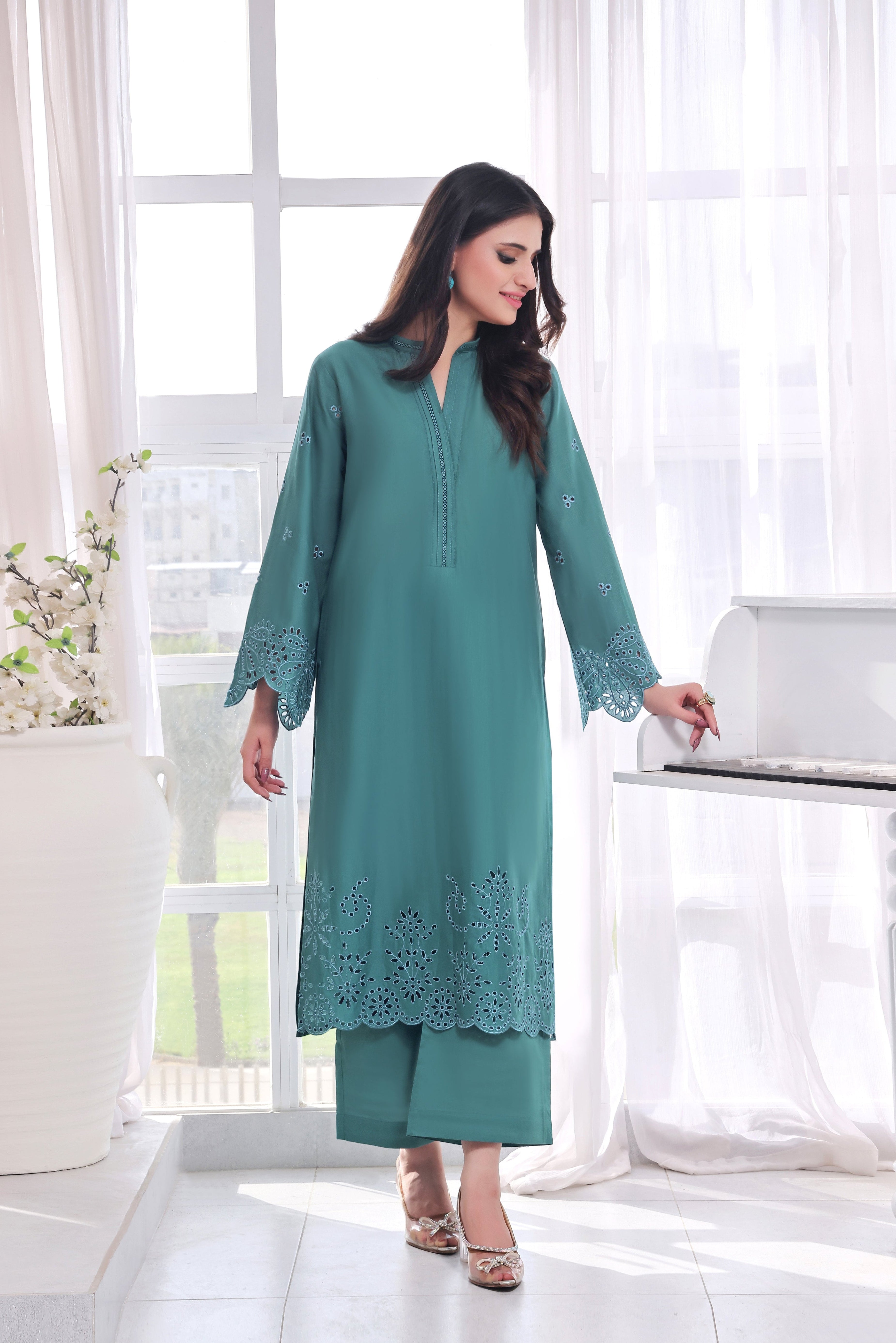 Luxeurs Affordable Embroidered Pakistani Lawn Dresses Size Chart