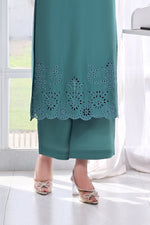 Load image into Gallery viewer, Luxeurs Affordable Embroidered Pakistani Lawn Dresses Size Chart