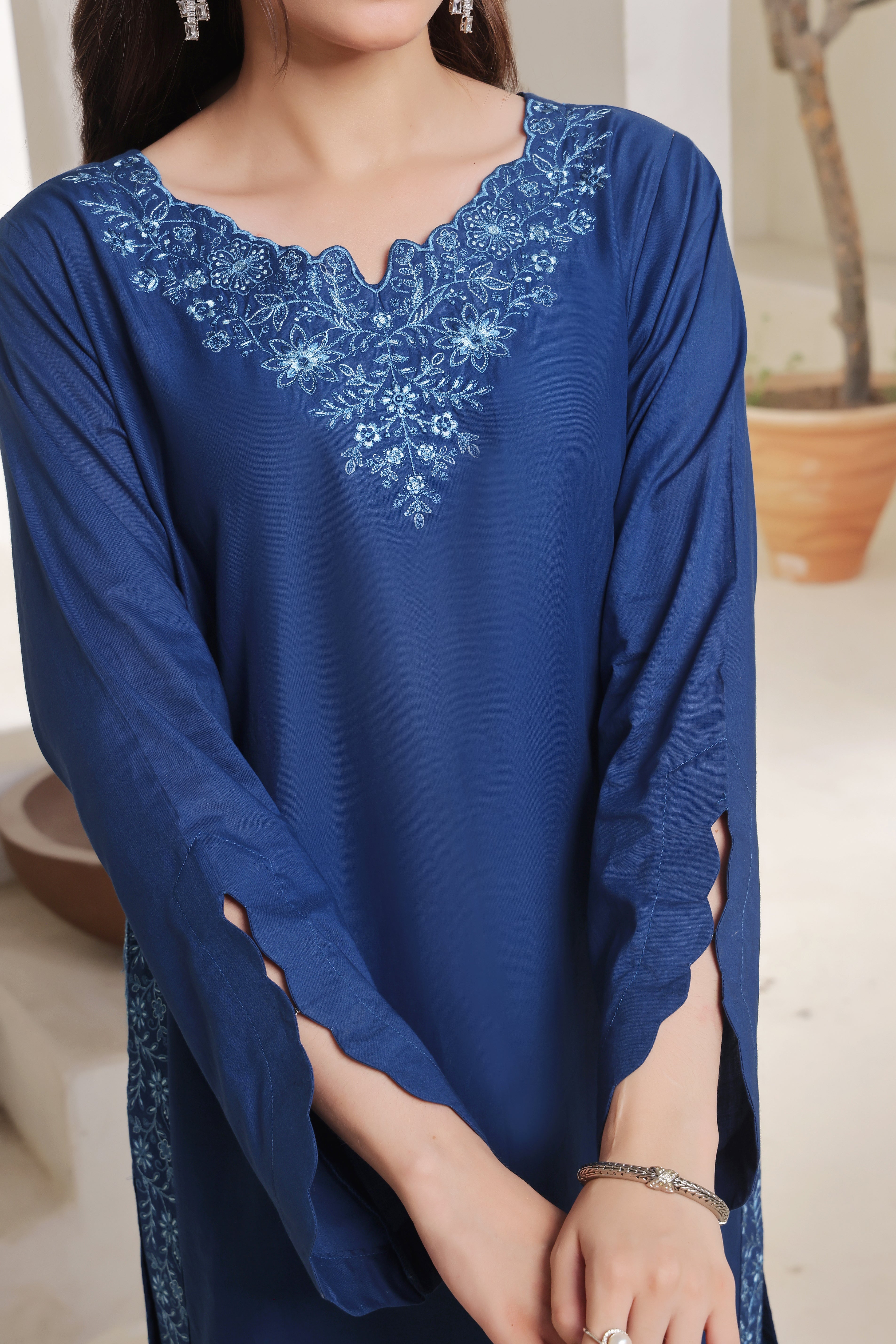 Luxeurs Affordable Embroidered Pakistani Lawn Dresses Size Chart