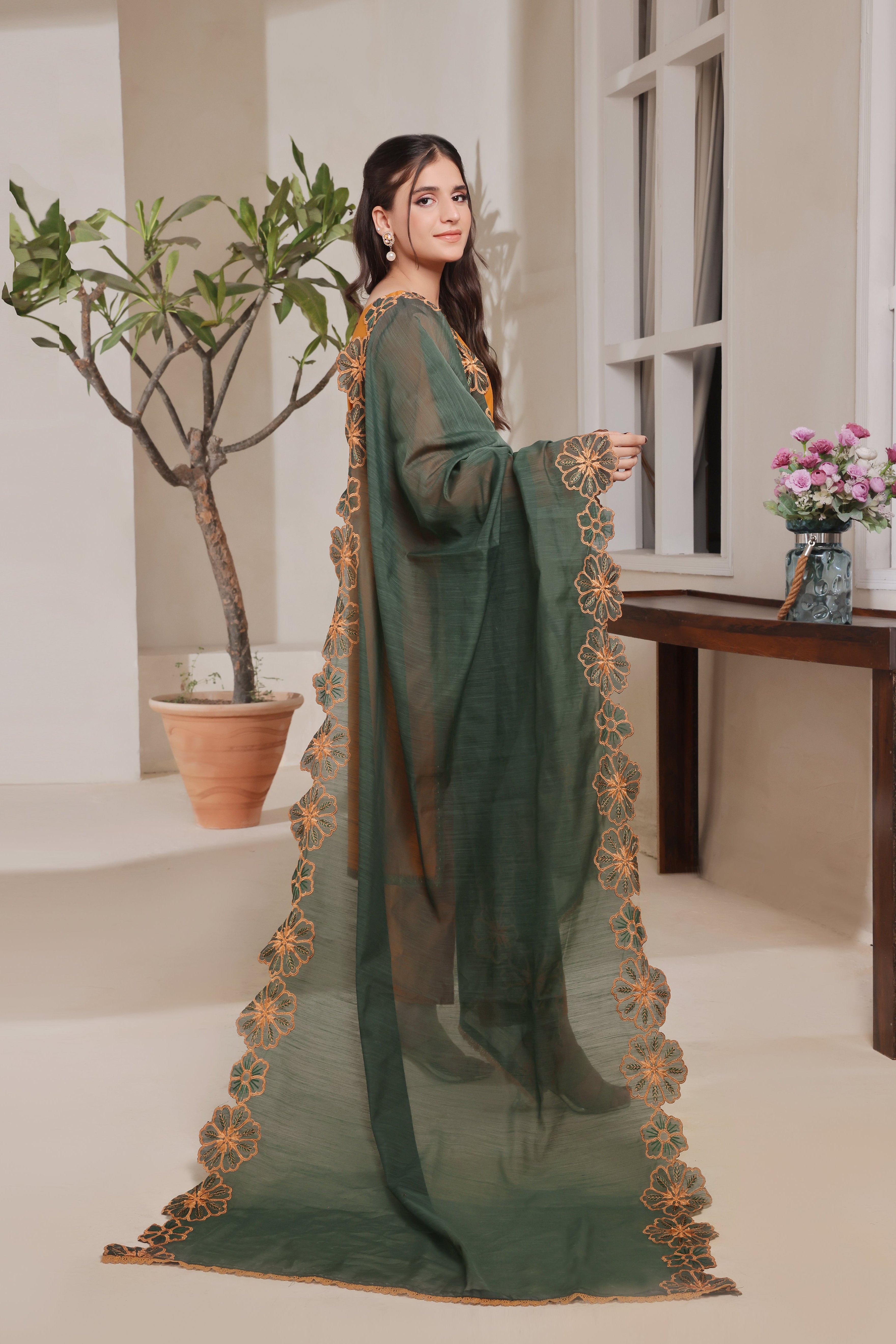 Luxeurs Affordable Embroidered Pakistani Lawn Dresses Size Chart