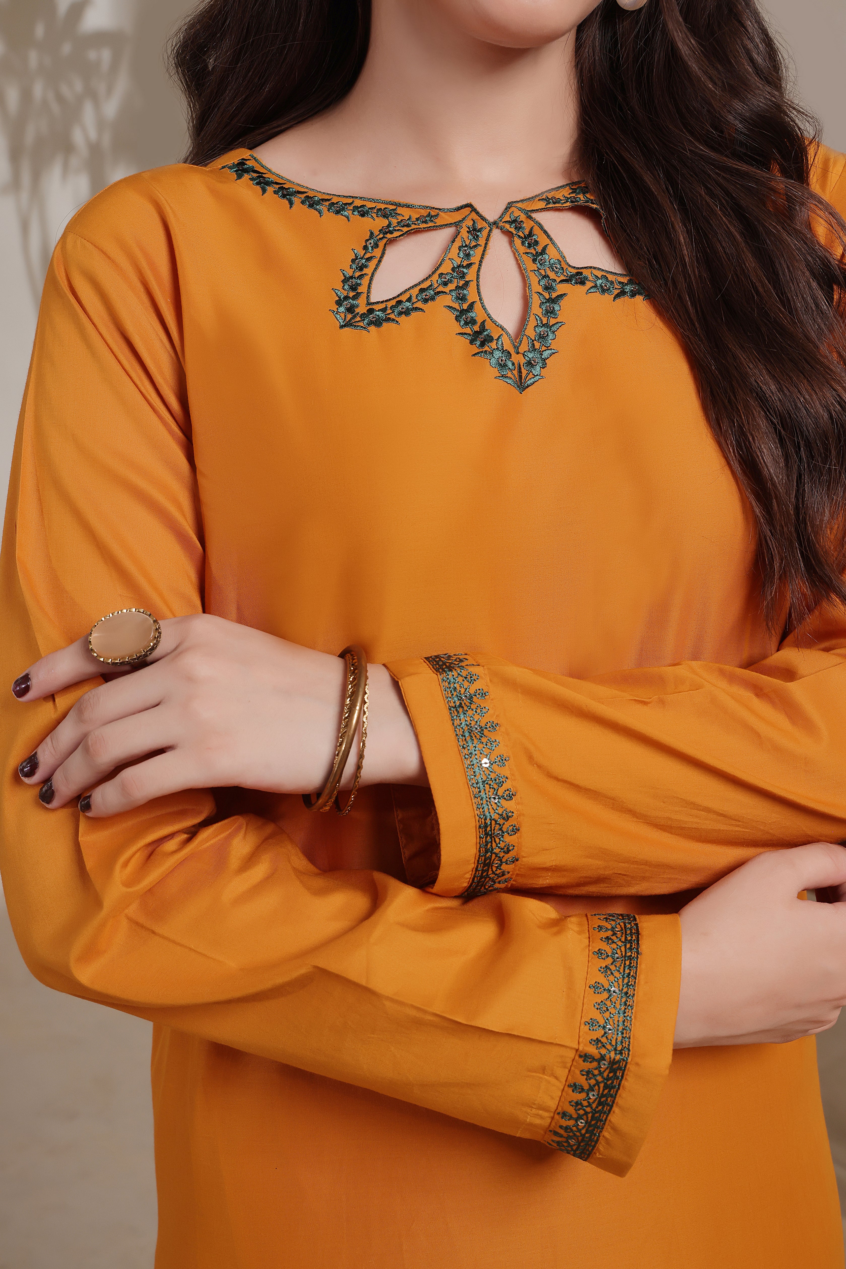 Luxeurs Affordable Embroidered Pakistani Lawn Dresses Size Chart