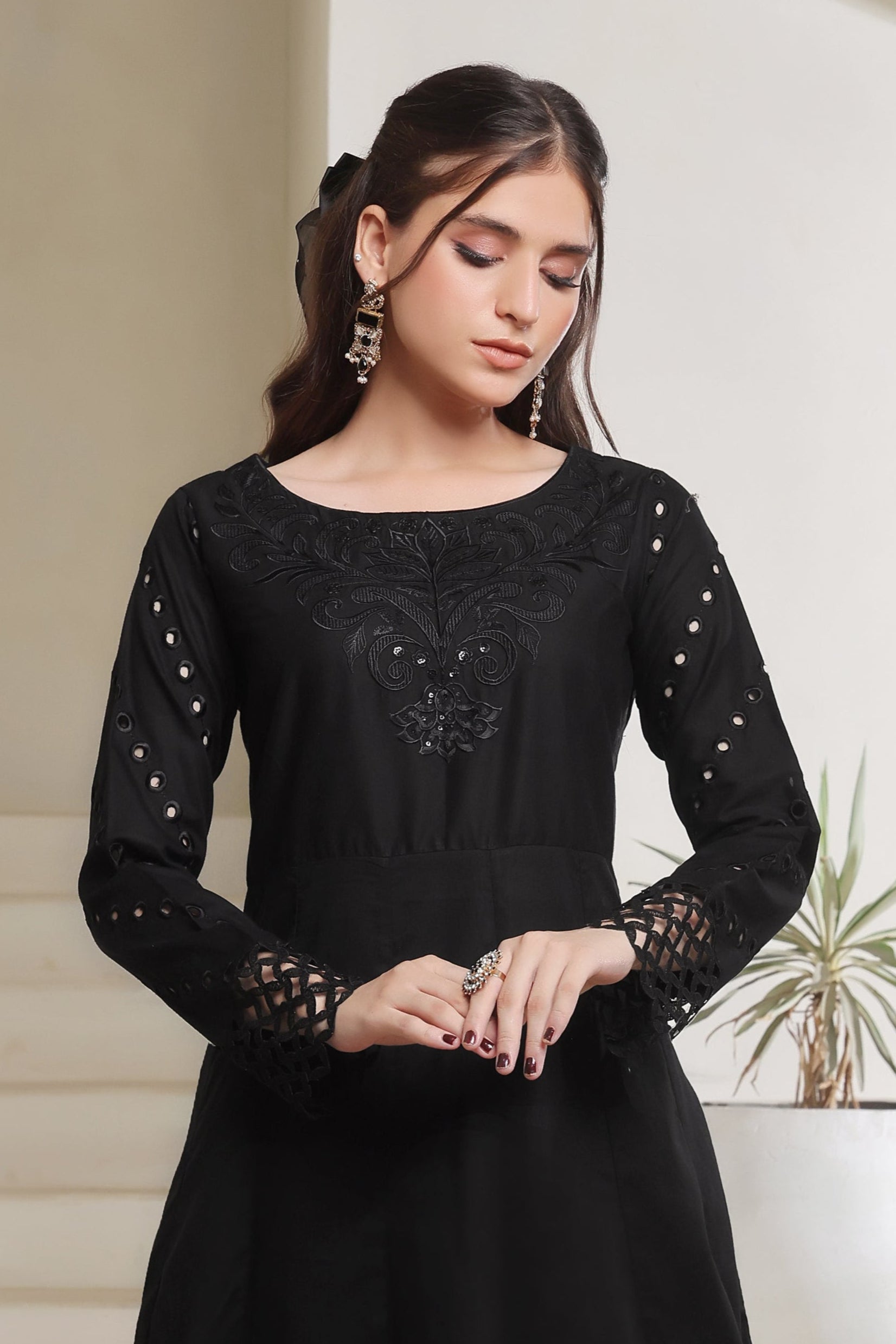 Luxeurs Affordable Embroidered Pakistani Lawn Dresses Size Chart