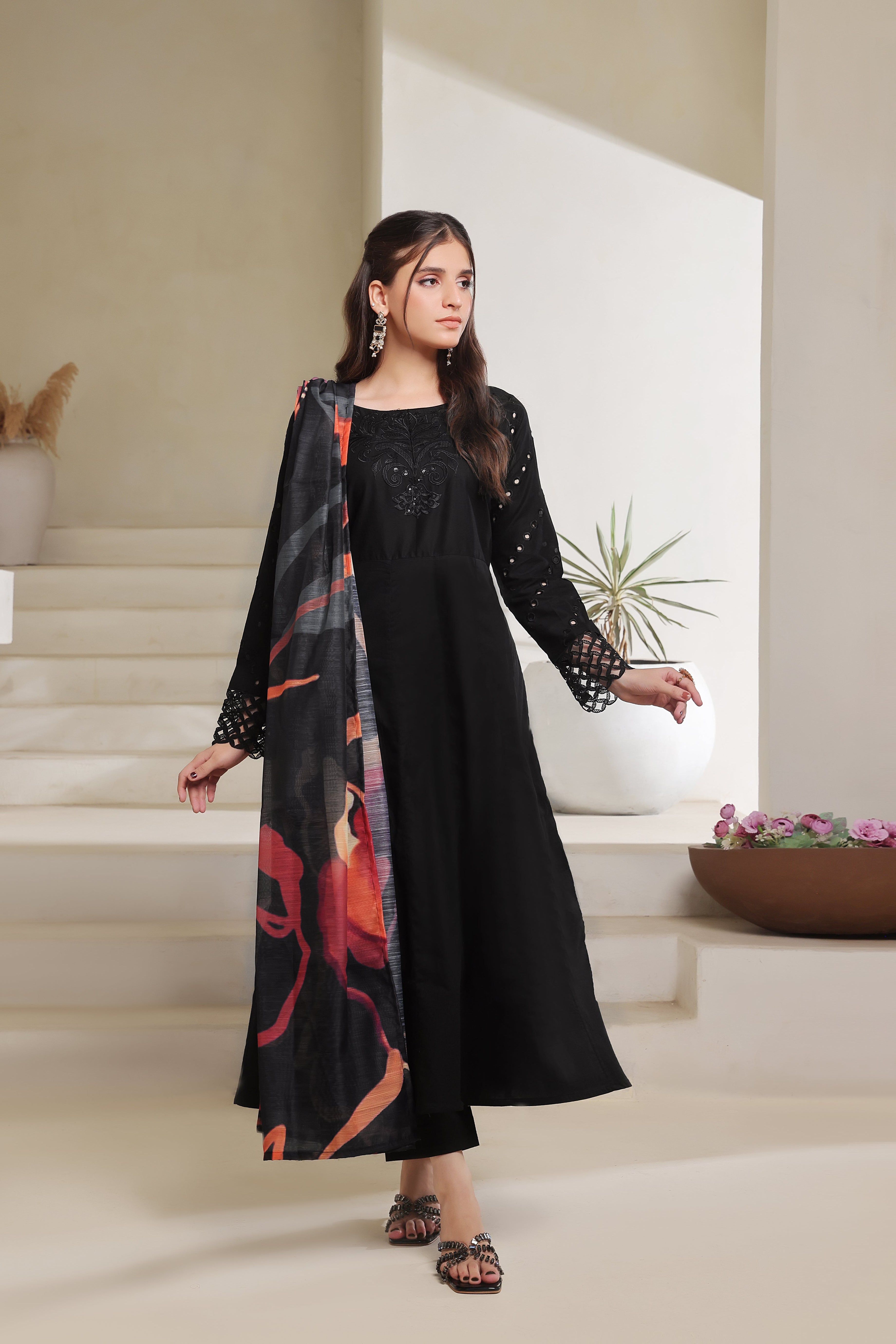 Luxeurs Affordable Embroidered Pakistani Lawn Dresses Size Chart