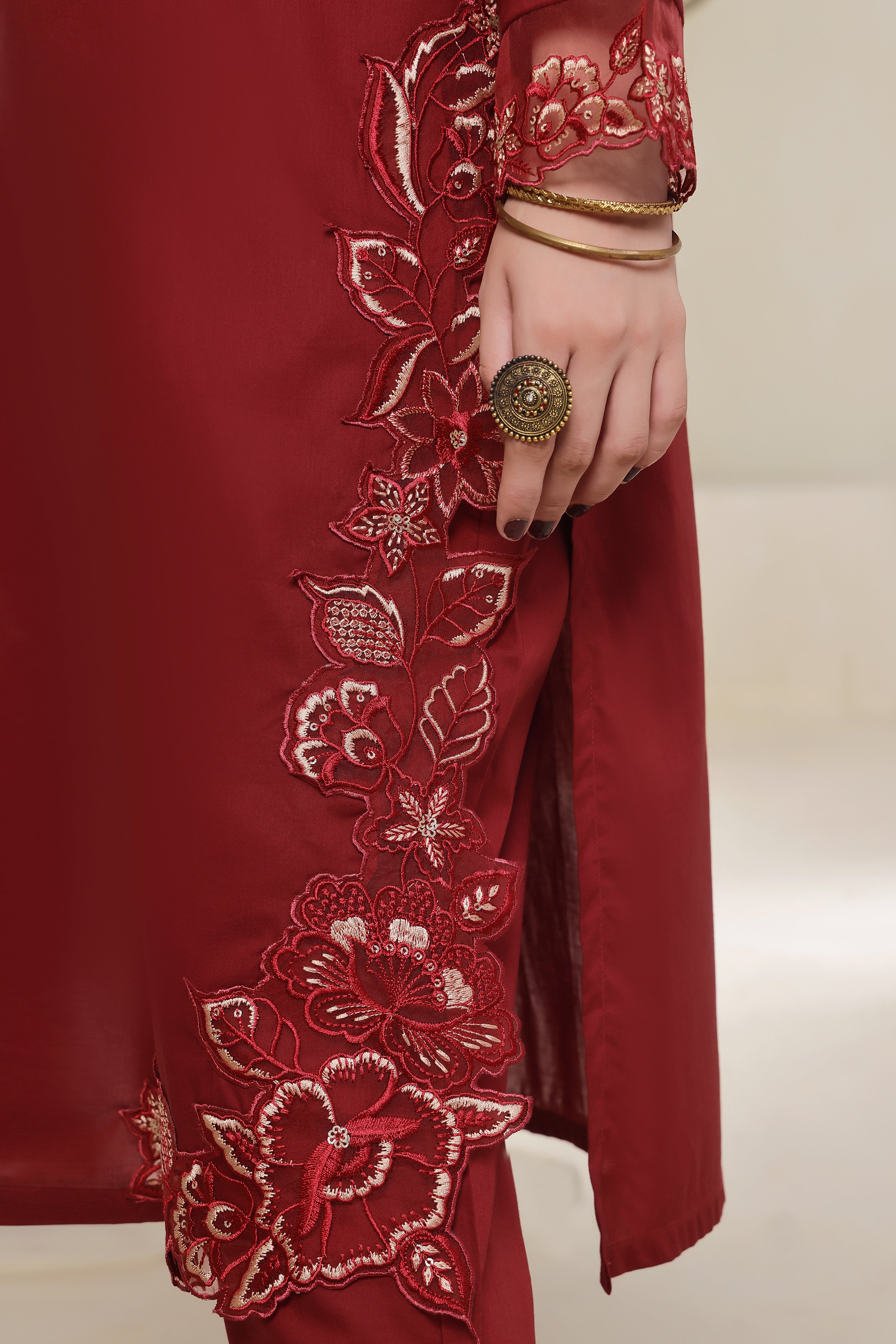 Luxeurs Affordable Embroidered Pakistani Lawn Dresses Size Chart