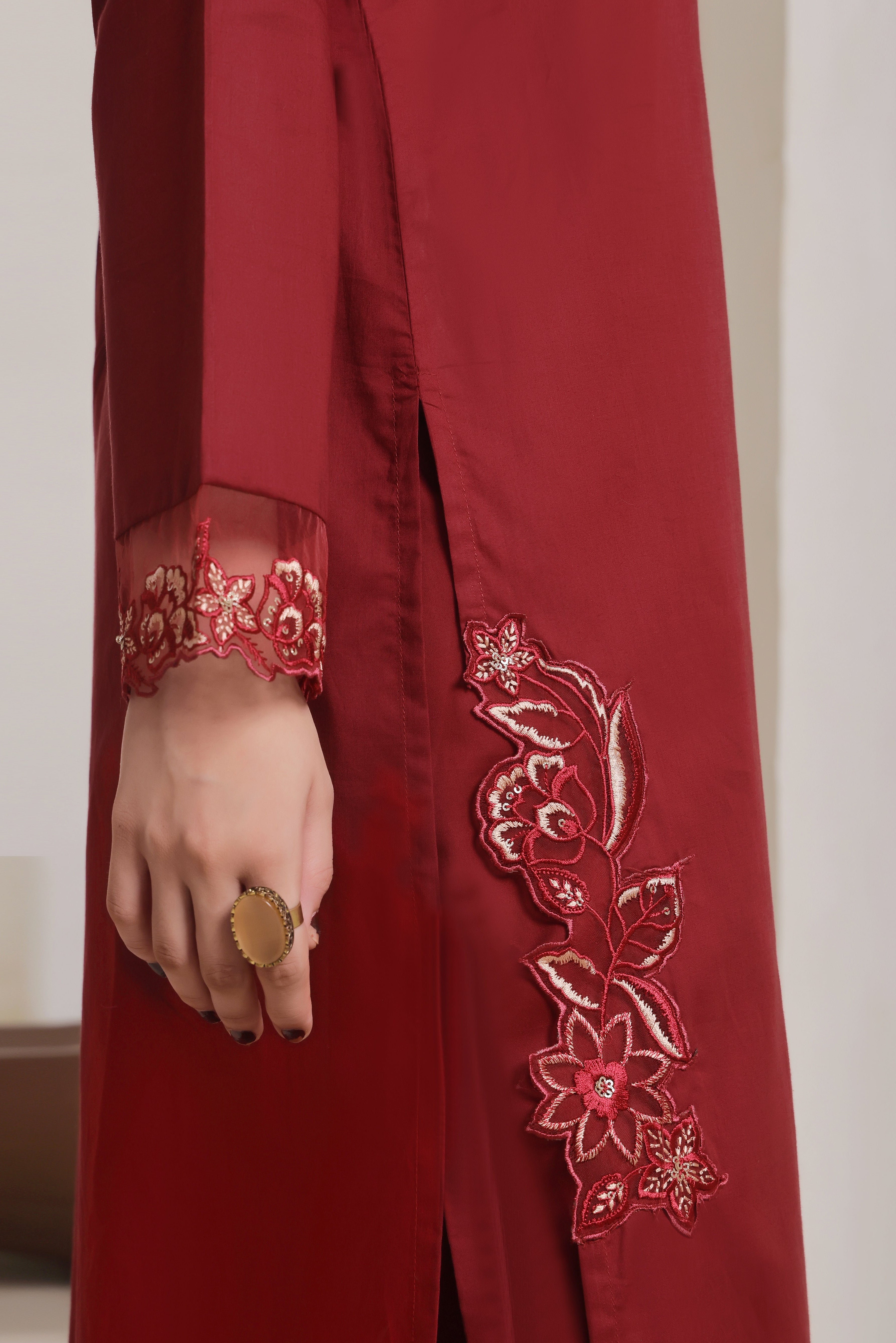 Luxeurs Affordable Embroidered Pakistani Lawn Dresses Size Chart