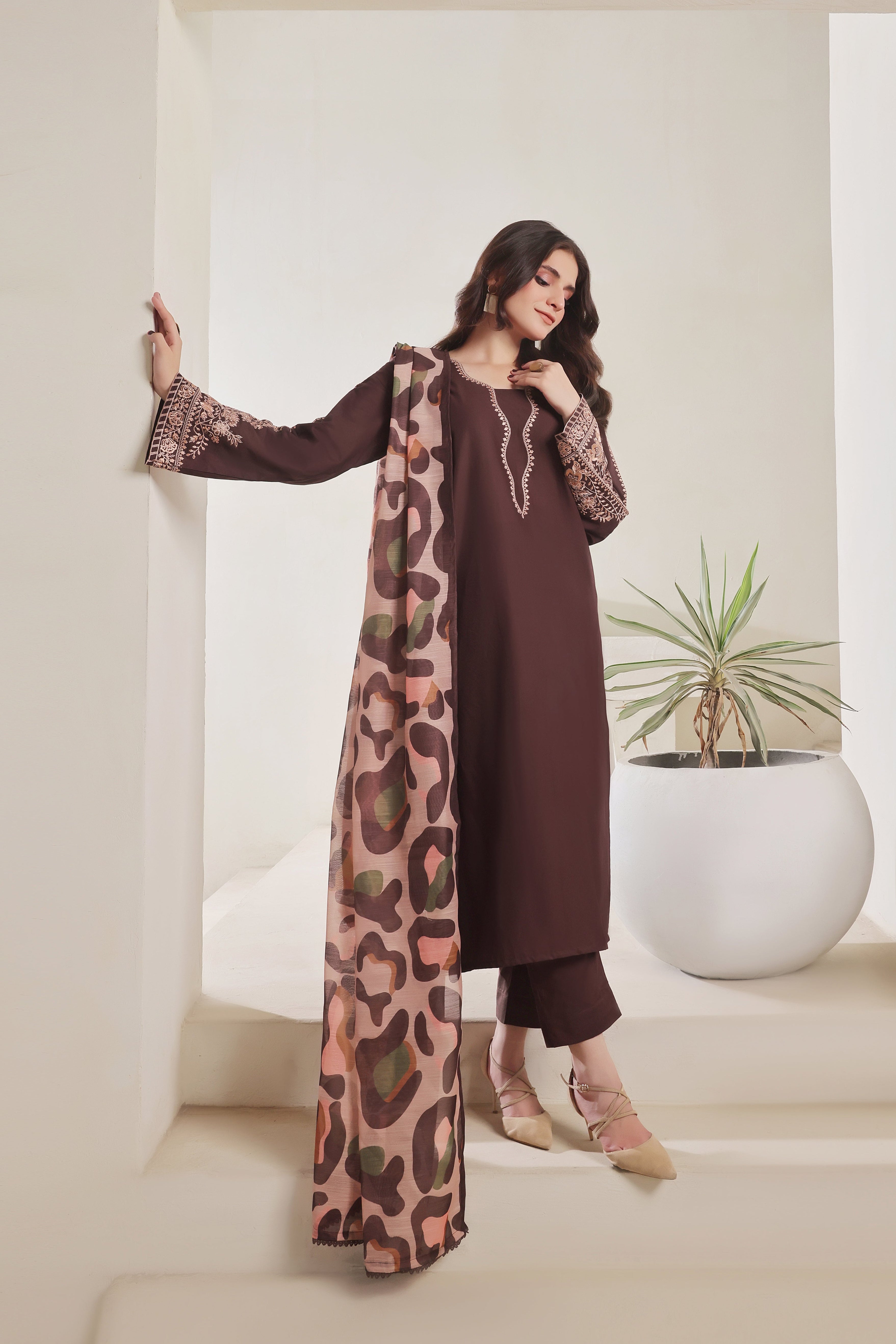 Luxeurs Affordable Embroidered Pakistani Lawn Dresses Size Chart