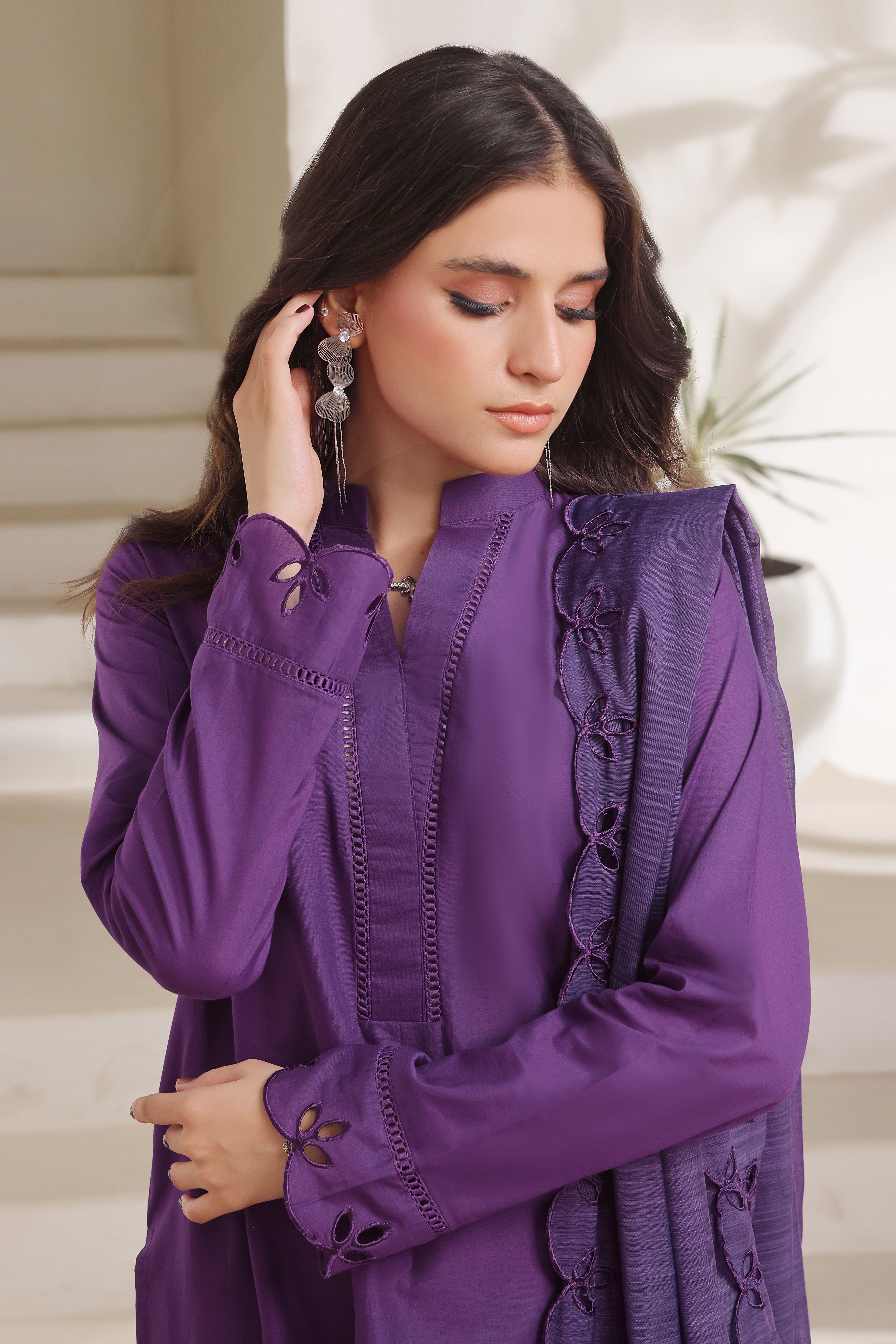 Luxeurs Affordable Embroidered Pakistani Lawn Dresses Size Chart