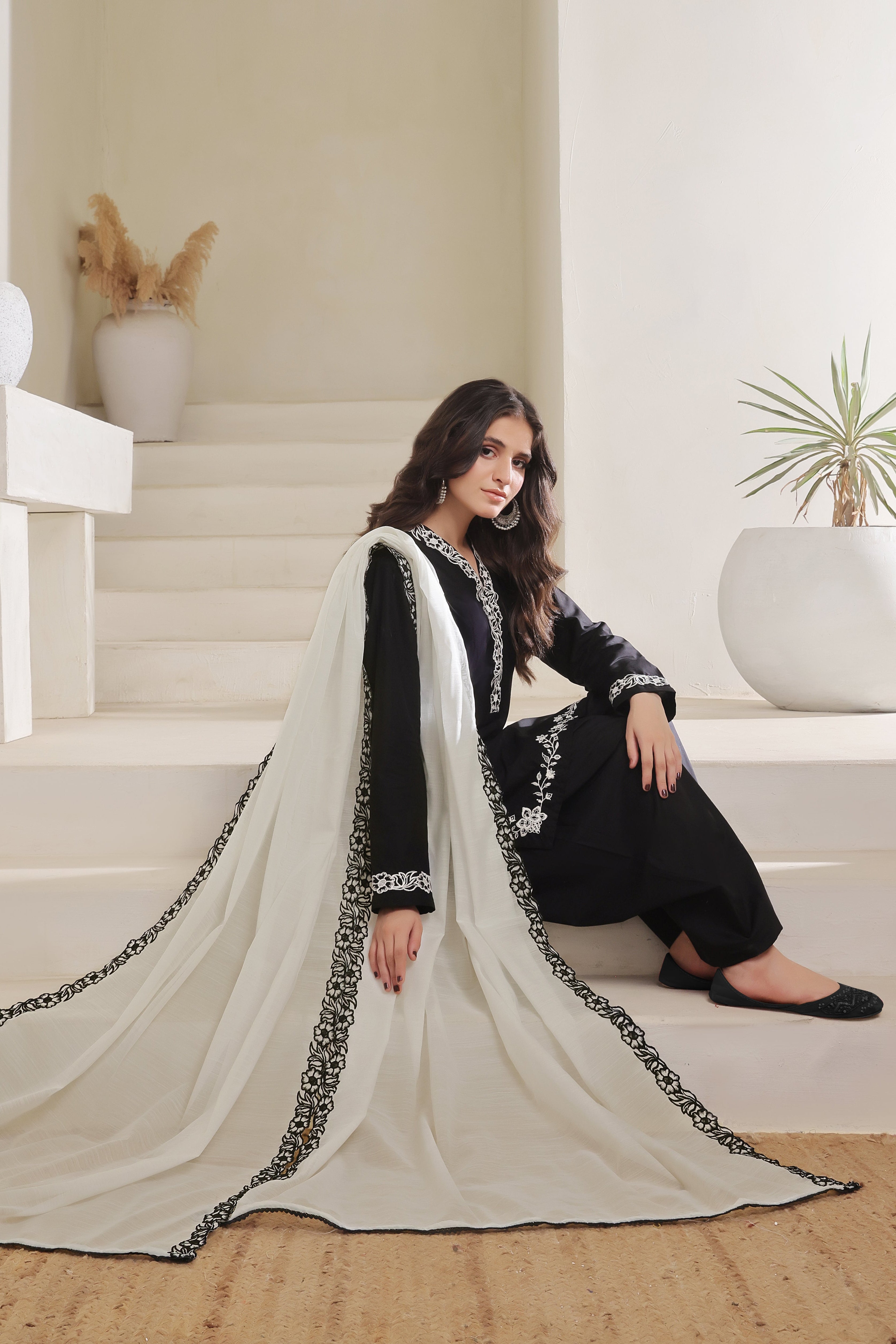 Luxeurs Affordable Embroidered Pakistani Lawn Dresses Size Chart