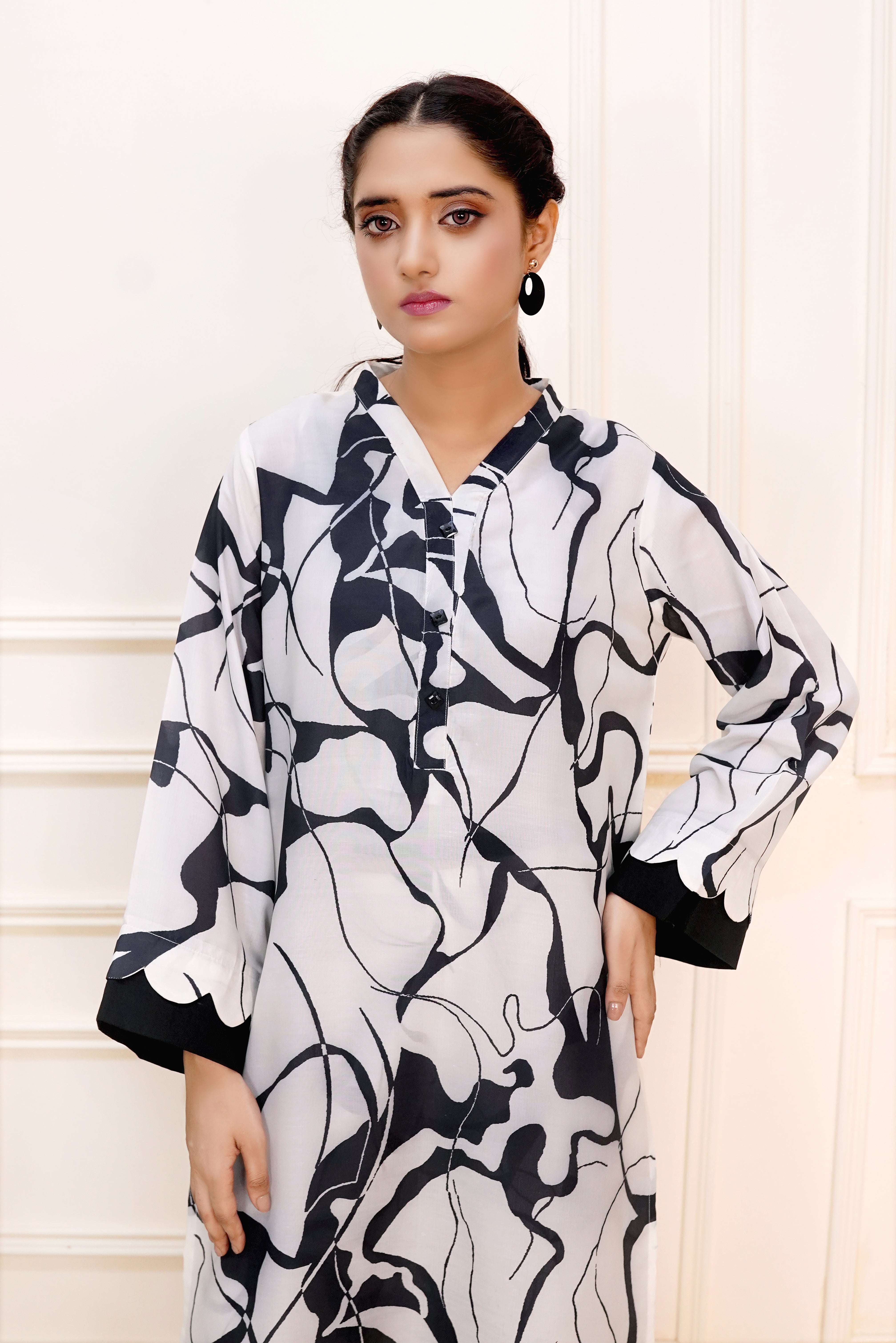 Luxeurs Lawn CottonStitched Embroidered Dress