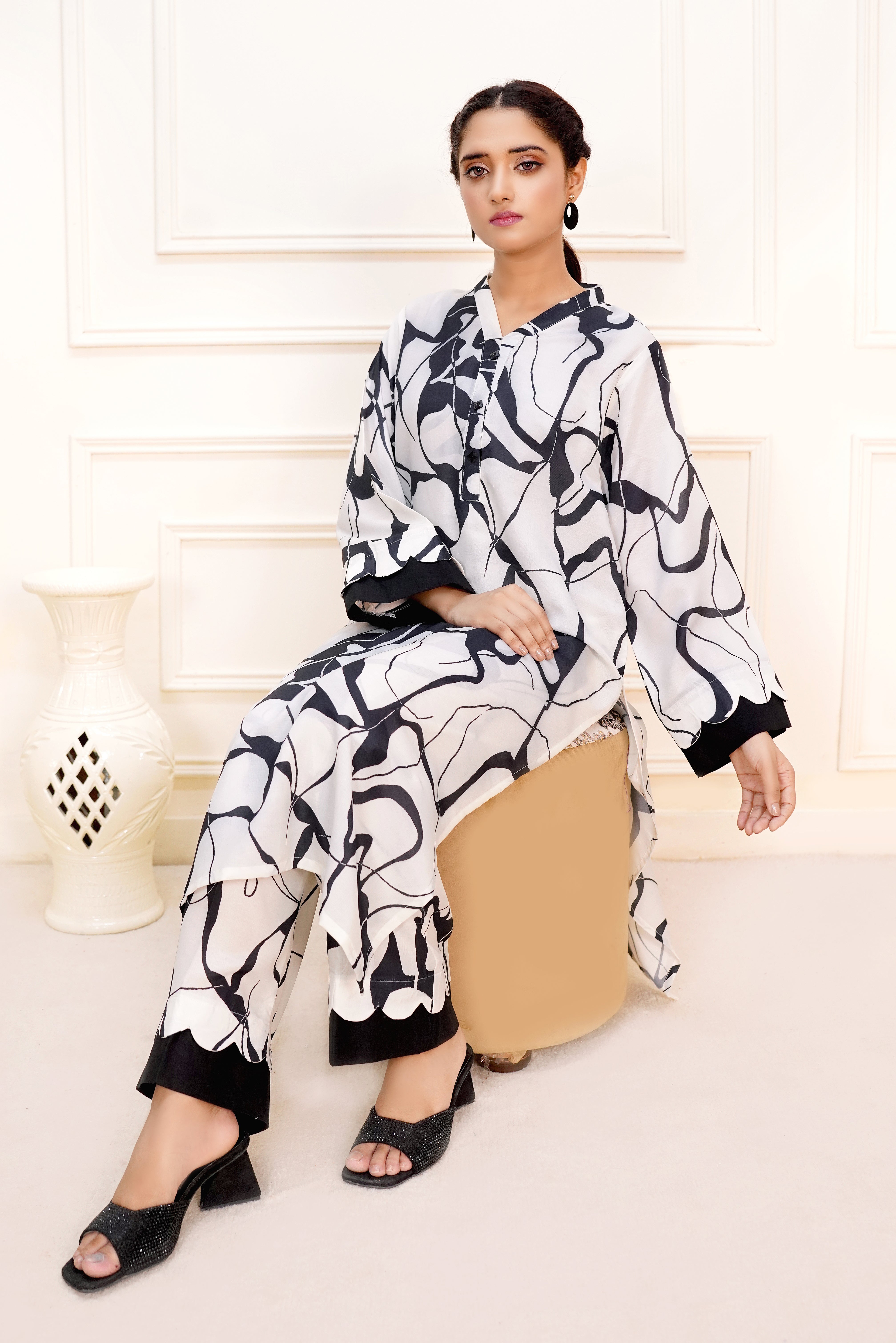 Luxeurs Lawn CottonStitched Embroidered Dress