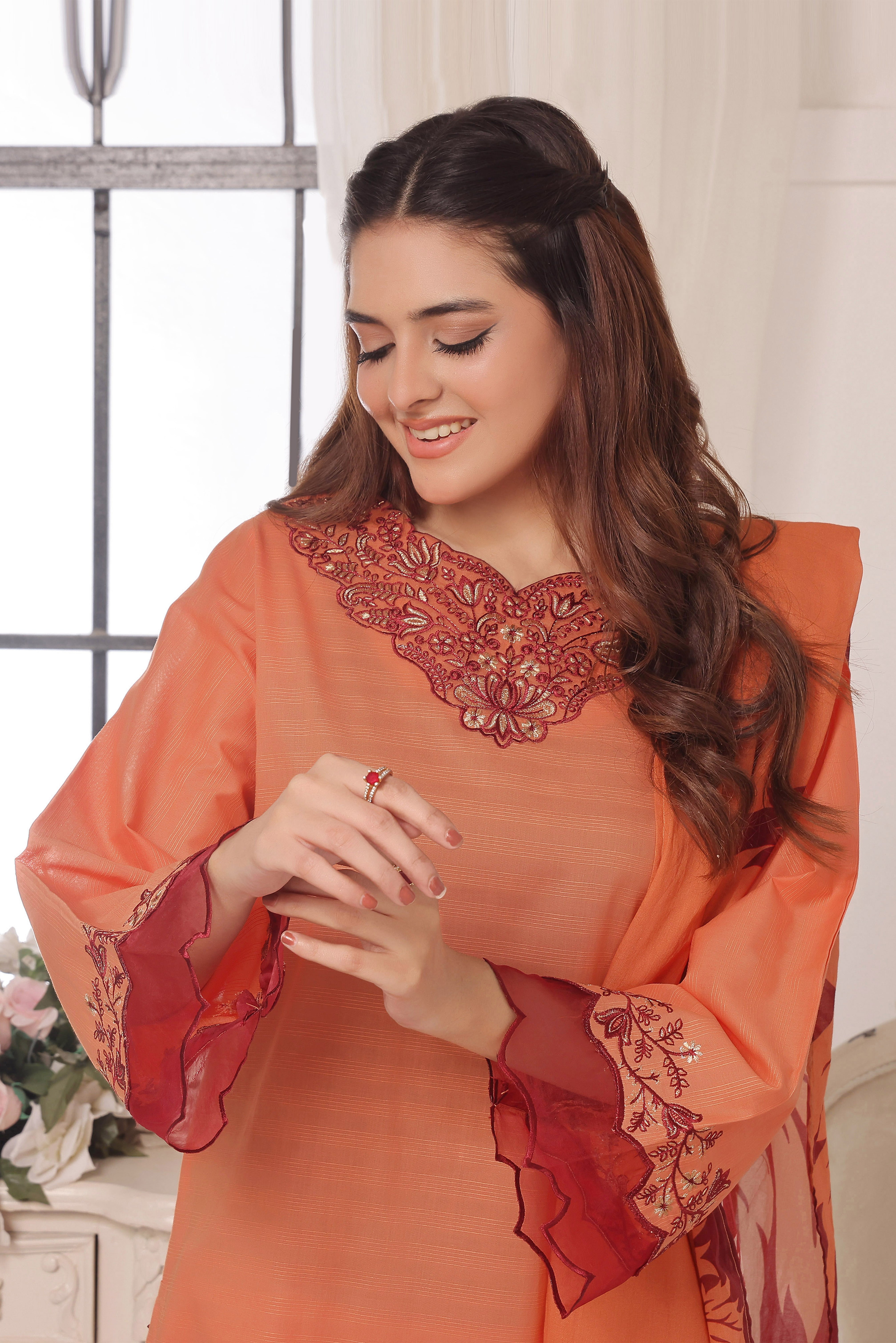 Luxeurs Affordable Embroidered Pakistani Lawn Dresses Size Chart