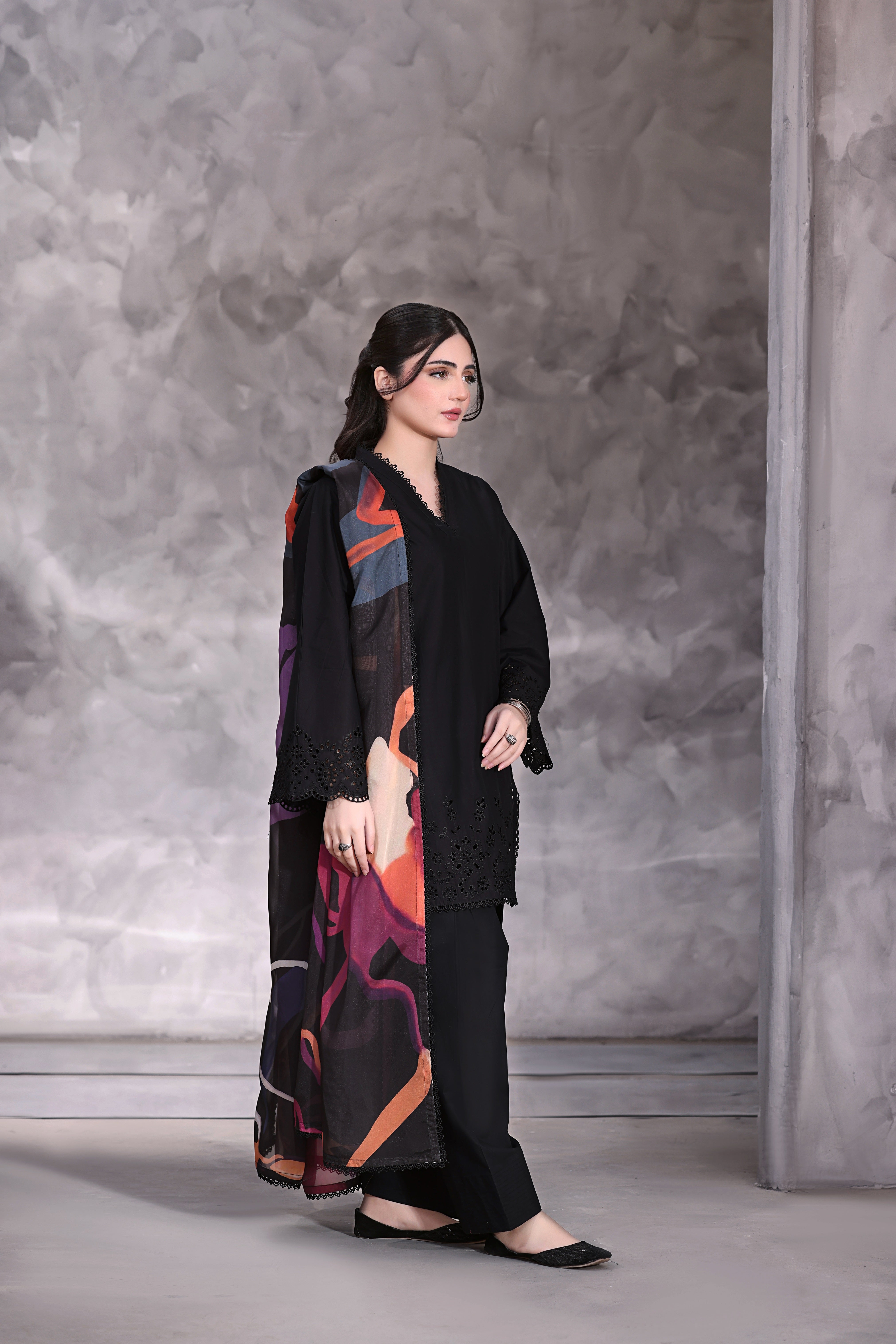 Showstopper Embroidered 3PC Lawn Dress