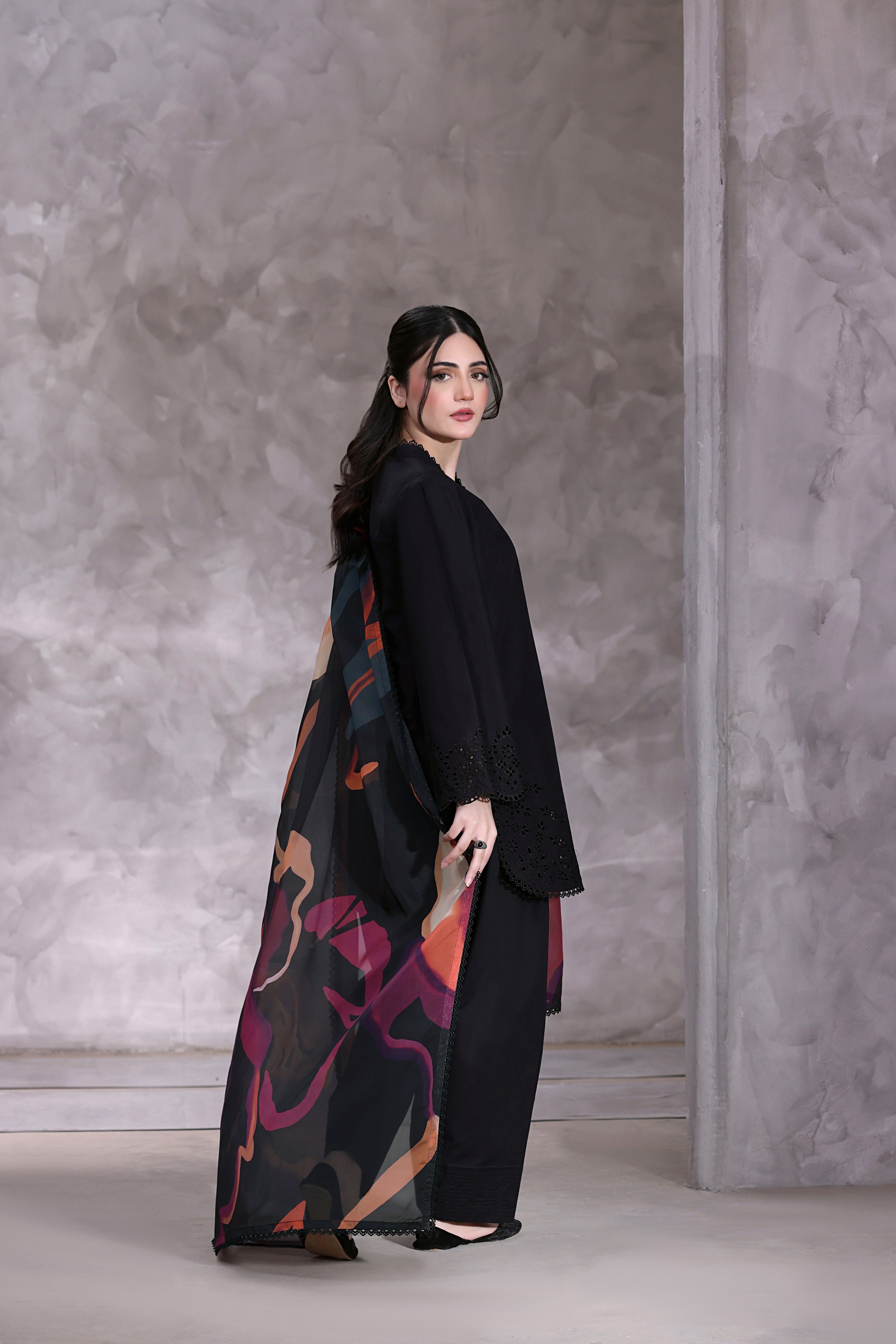 Showstopper Embroidered 3PC Lawn Dress