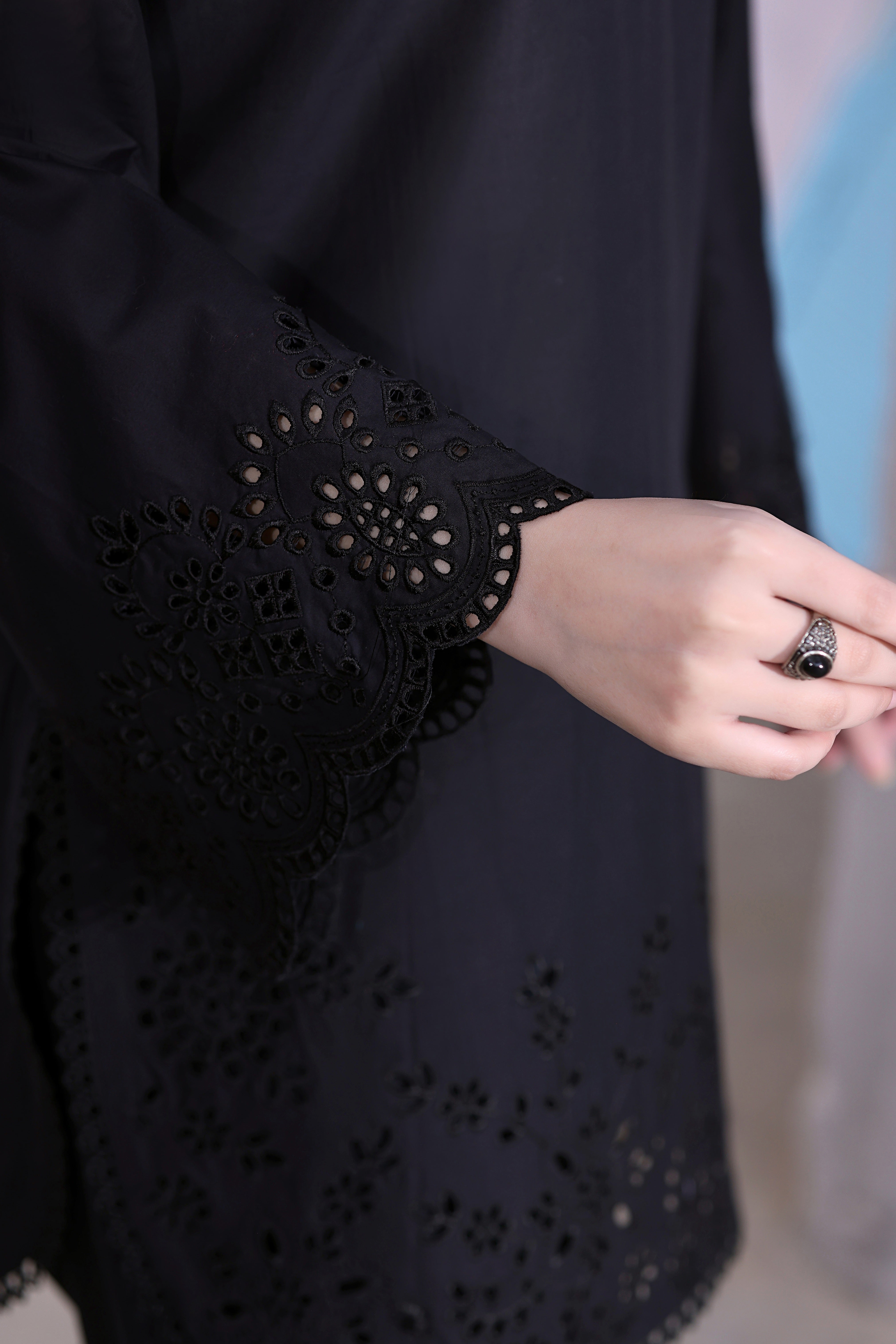 Showstopper Embroidered 3PC Lawn Dress