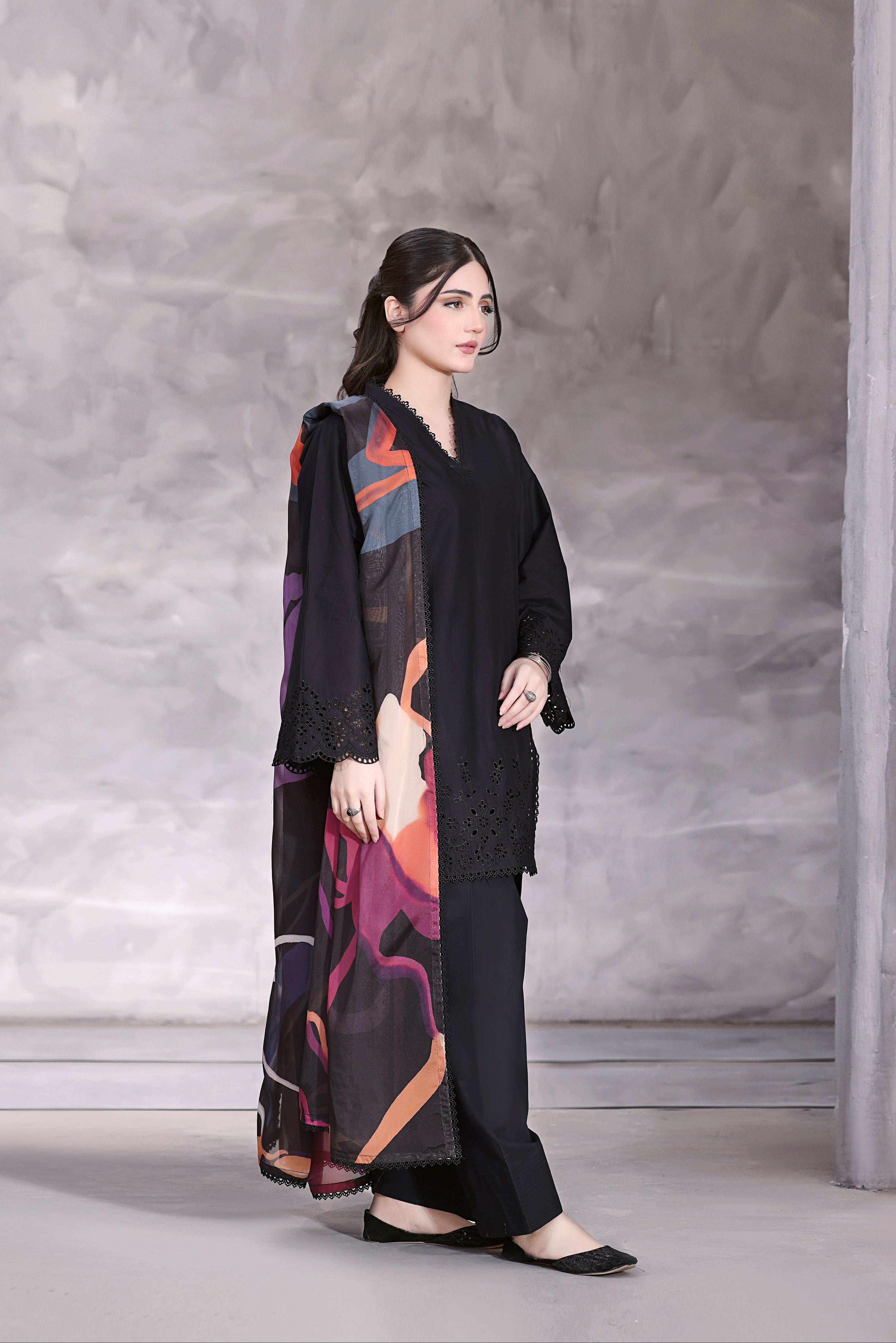 Showstopper Embroidered 3PC Lawn Dress