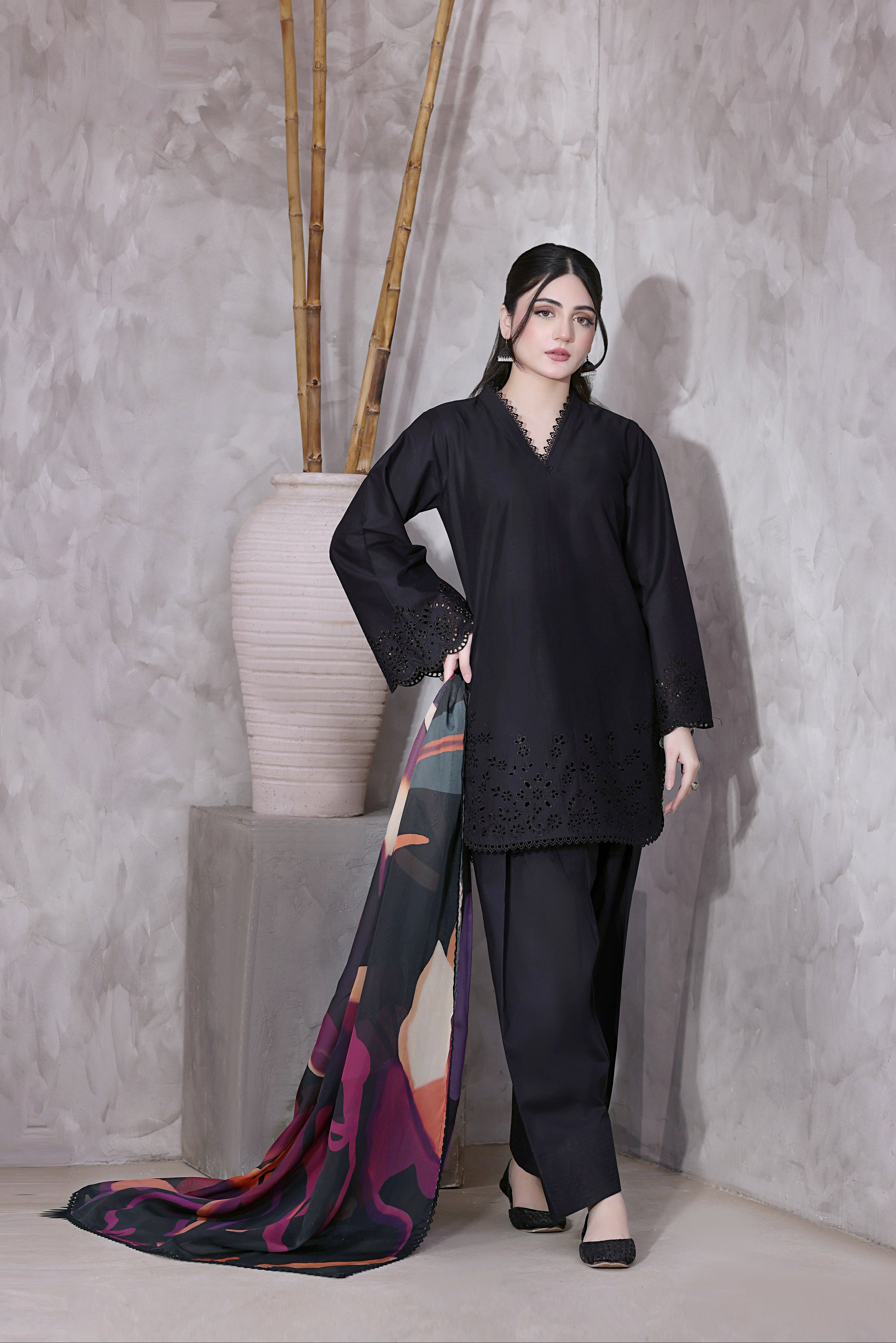 Showstopper Embroidered 3PC Lawn Dress