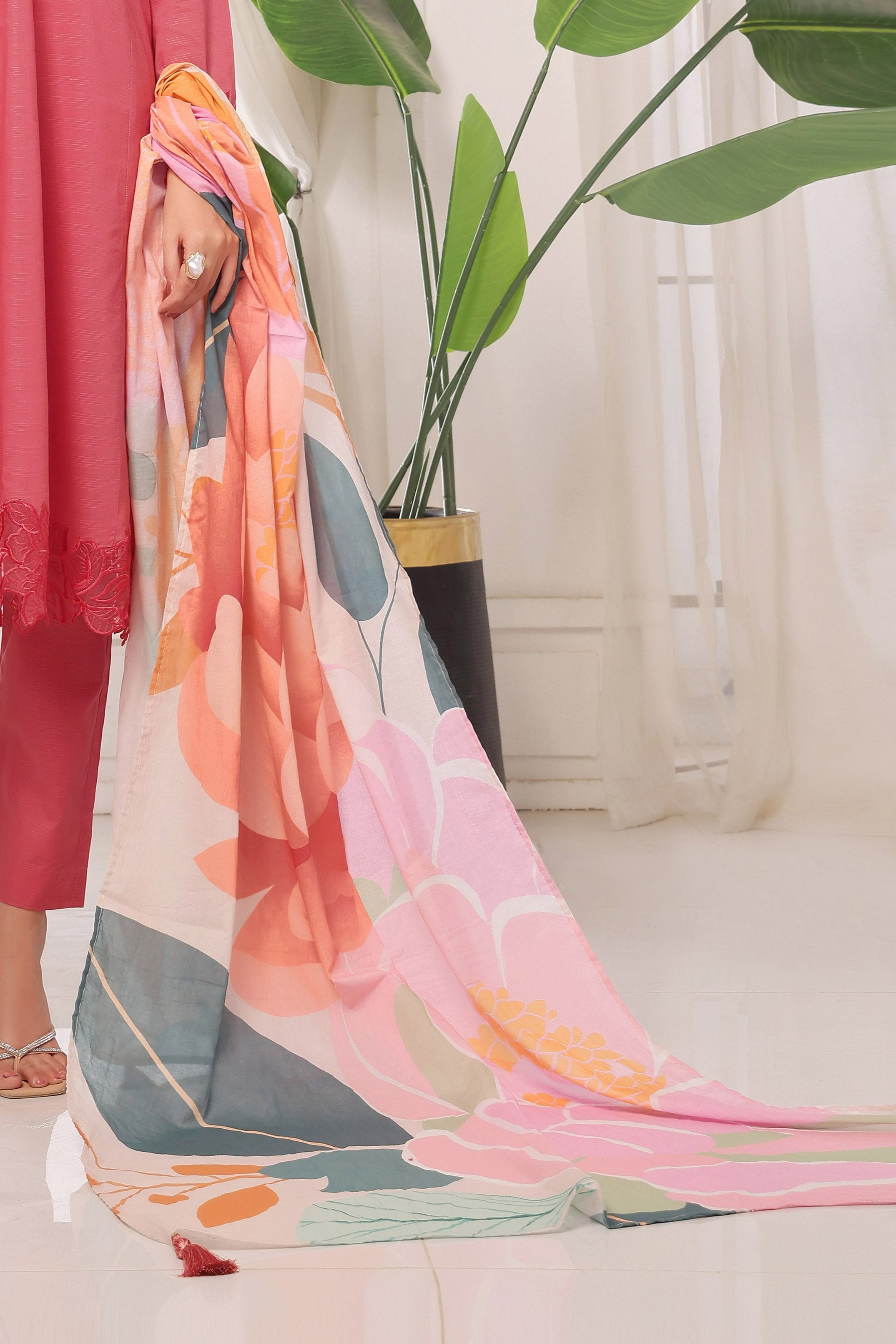 Luxeurs Affordable Embroidered Pakistani Lawn Dresses Size Chart