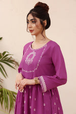 Load image into Gallery viewer, Allure Stitched 2pc Embroidered Suit
