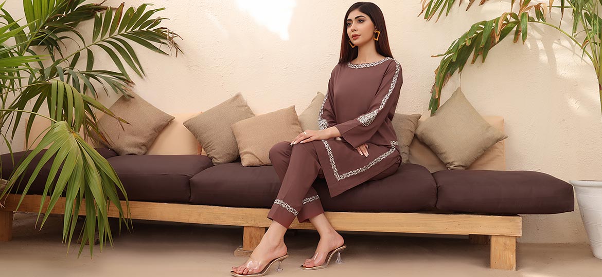 Crafting Elegance Luxeurs Expertise in Women’s Formal Wear