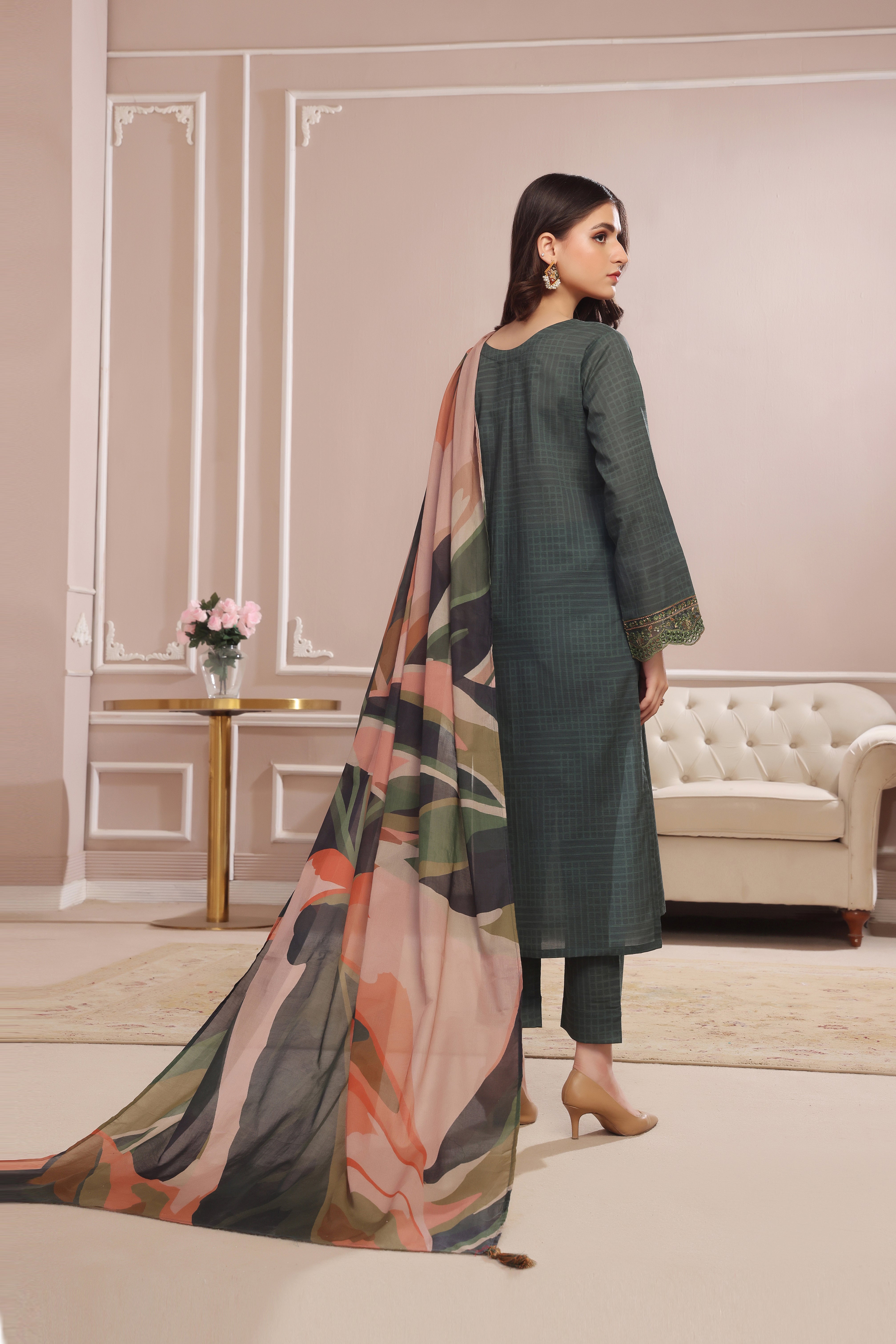 Luxeurs Affordable Embroidered Pakistani Lawn Dresses Size Chart