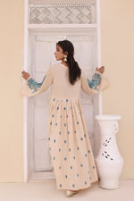 Load image into Gallery viewer, Luxeurs Embroidered Pretwear Designer Lawn Dress
