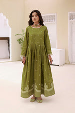 Load image into Gallery viewer, Luxeurs Embroidered Pakistani Ready to Wear Lawn Dress
