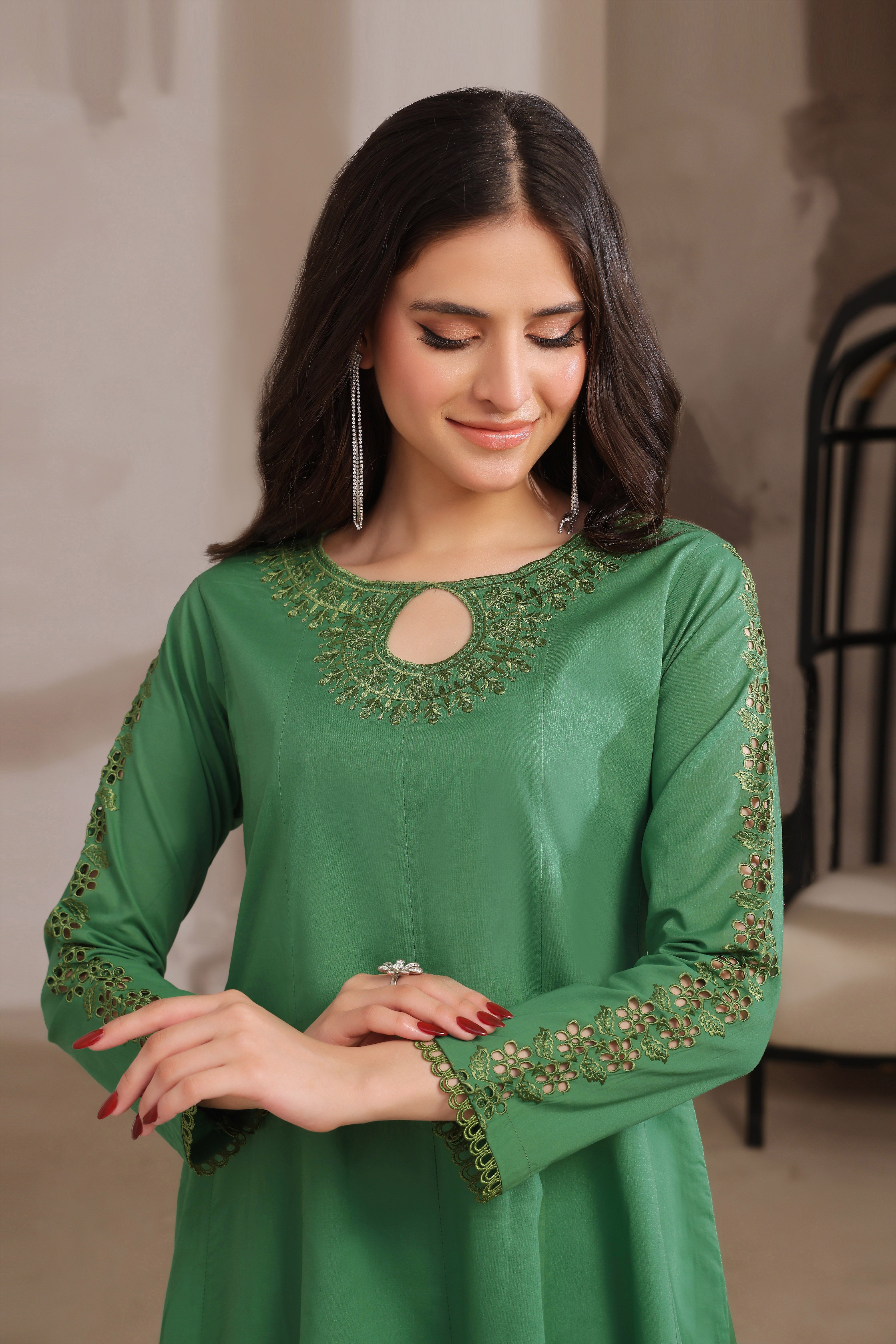 Luxeurs Affordable Embroidered Pakistani Lawn Dresses Size Chart