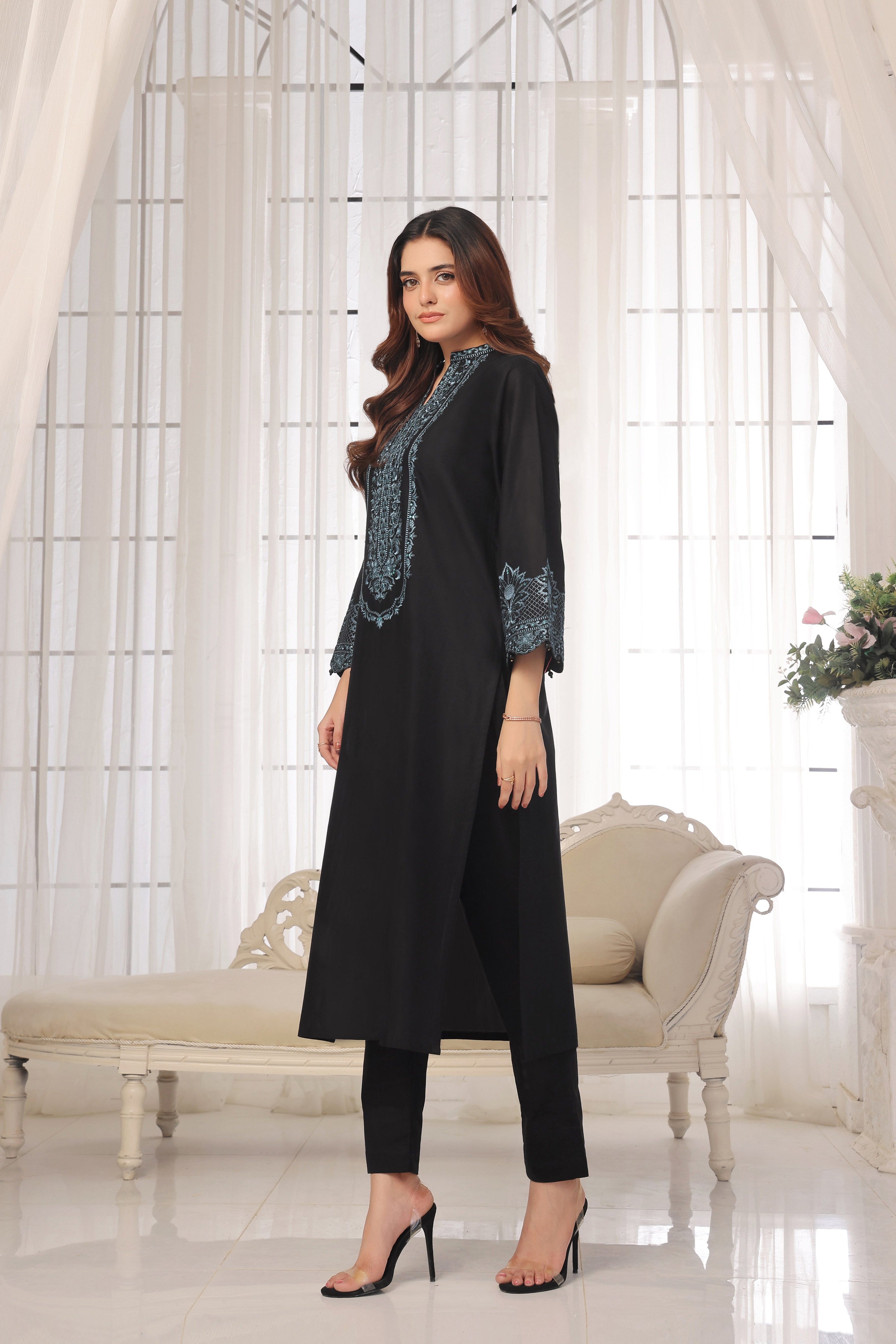 Luxeurs Affordable Embroidered Pakistani Lawn Dresses Size Chart