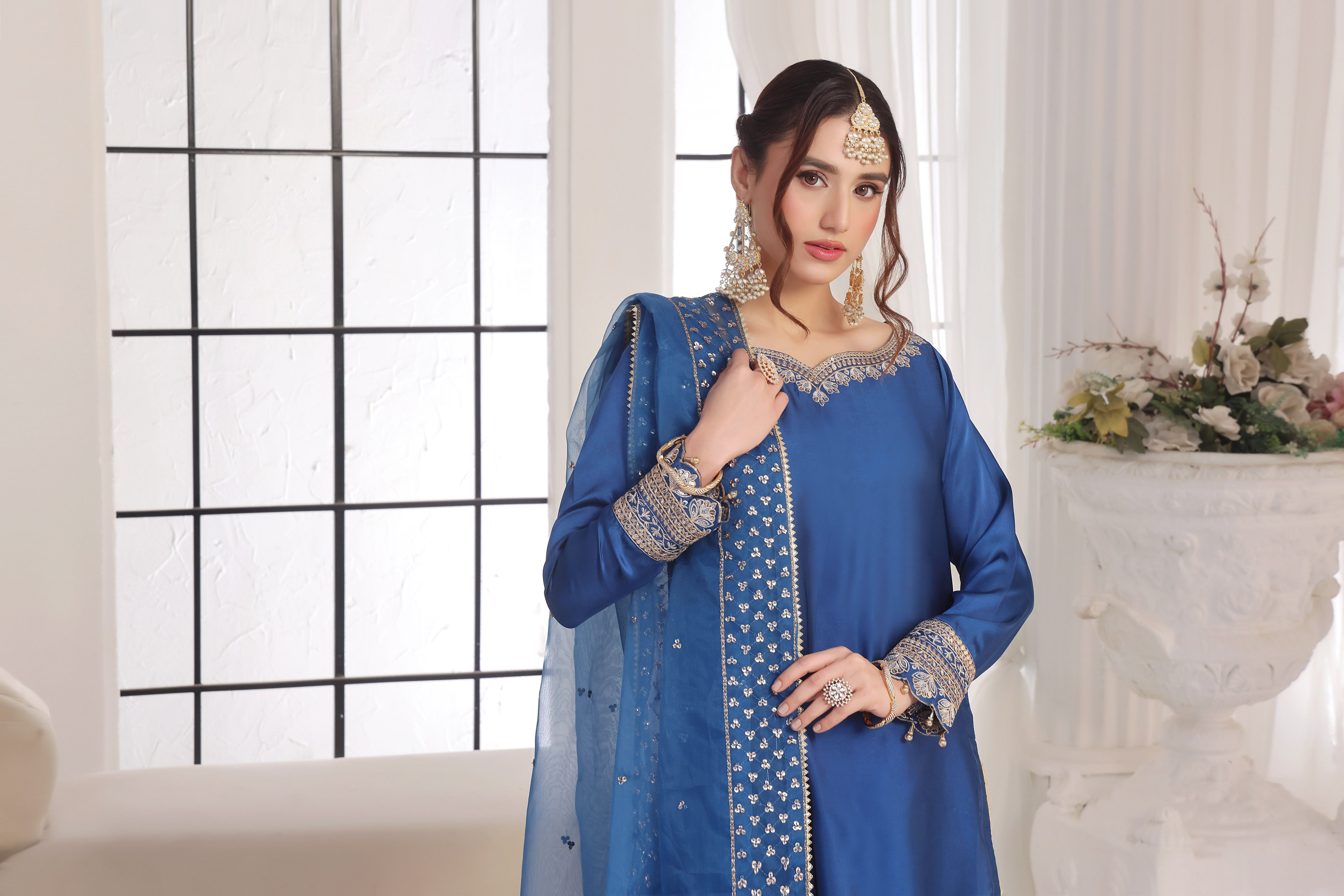 Luxeurs Affordable Embroidered Pakistani Lawn Dresses Size Chart