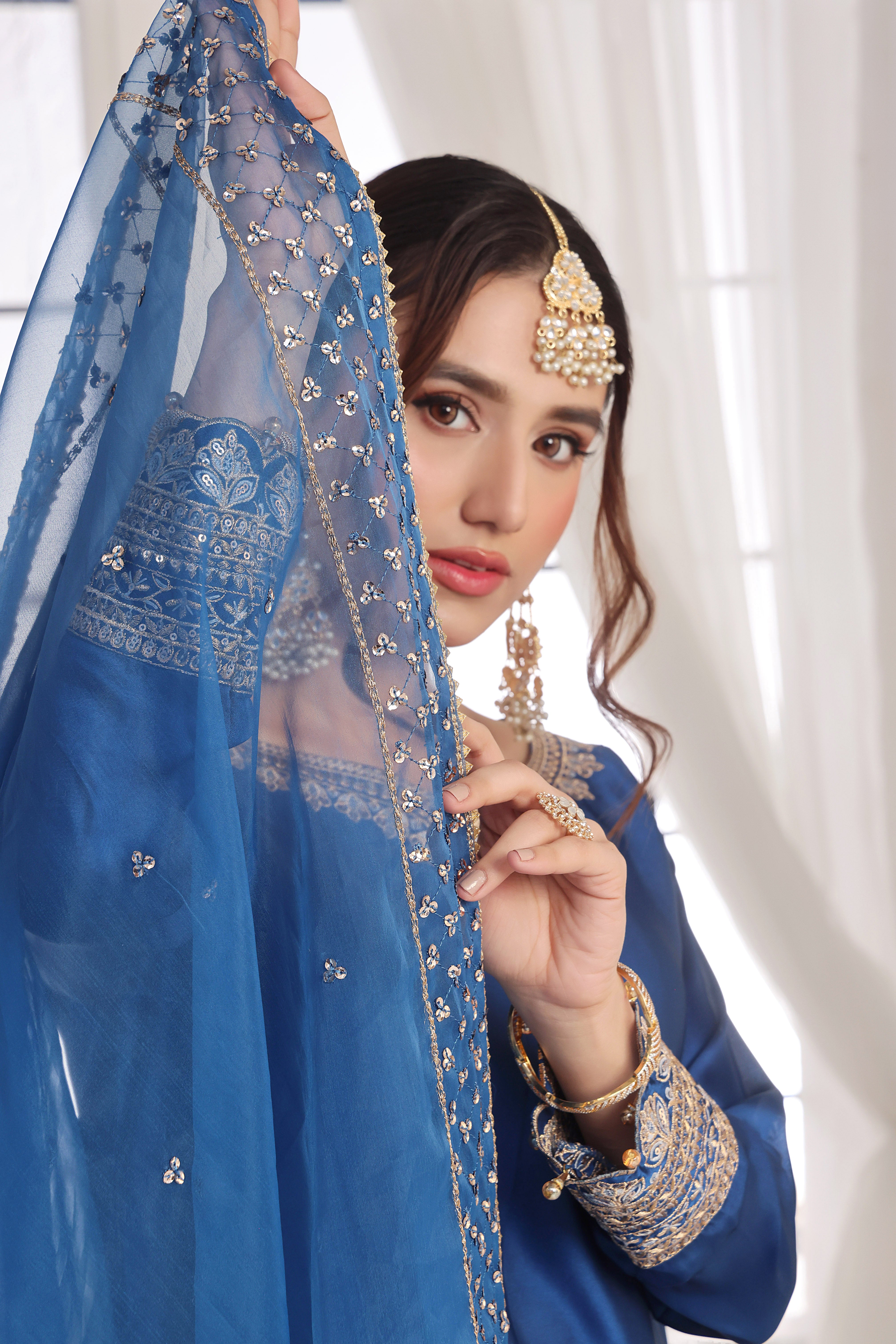 Luxeurs Affordable Embroidered Pakistani Lawn Dresses Size Chart