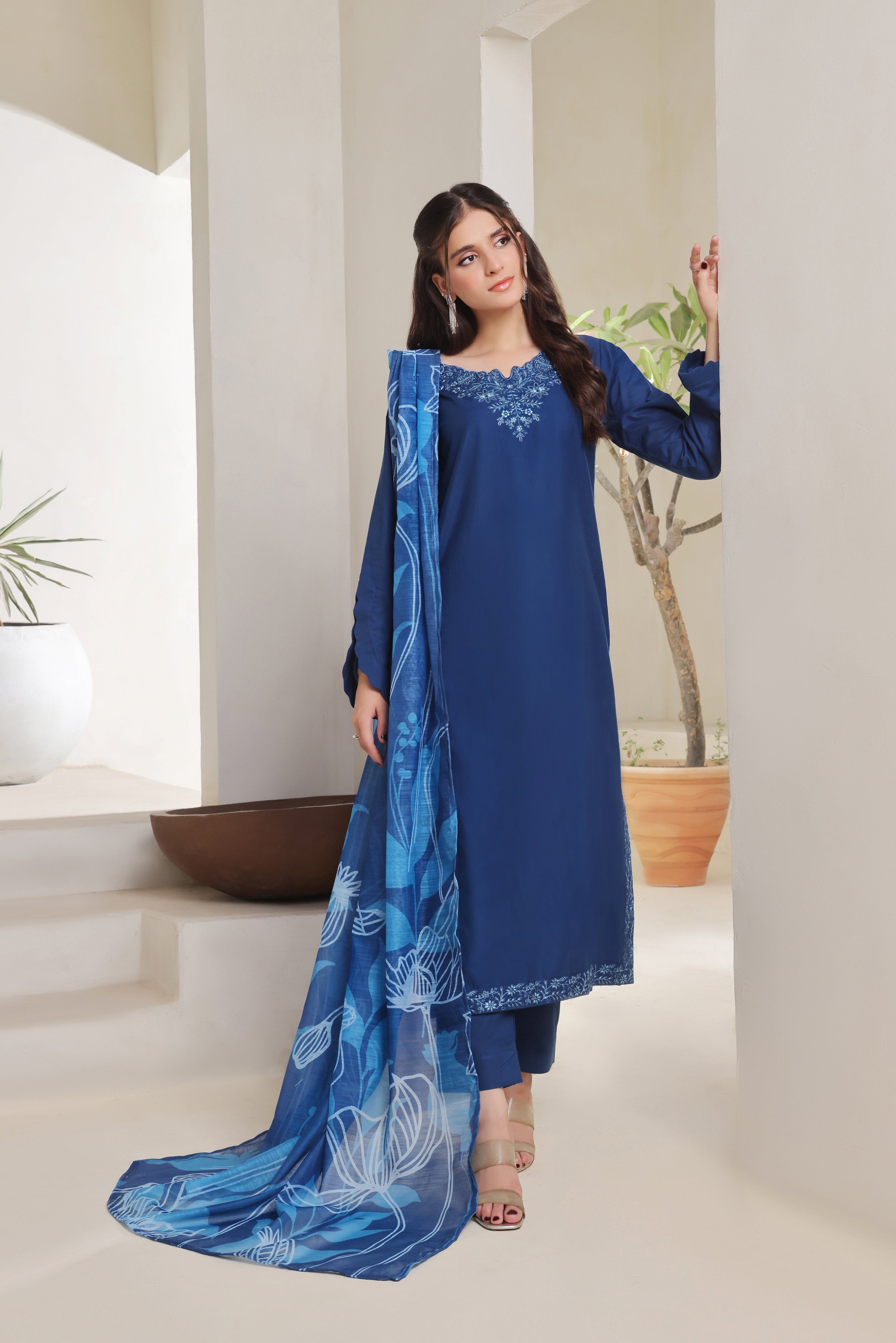 Luxeurs Affordable Embroidered Pakistani Lawn Dresses Size Chart