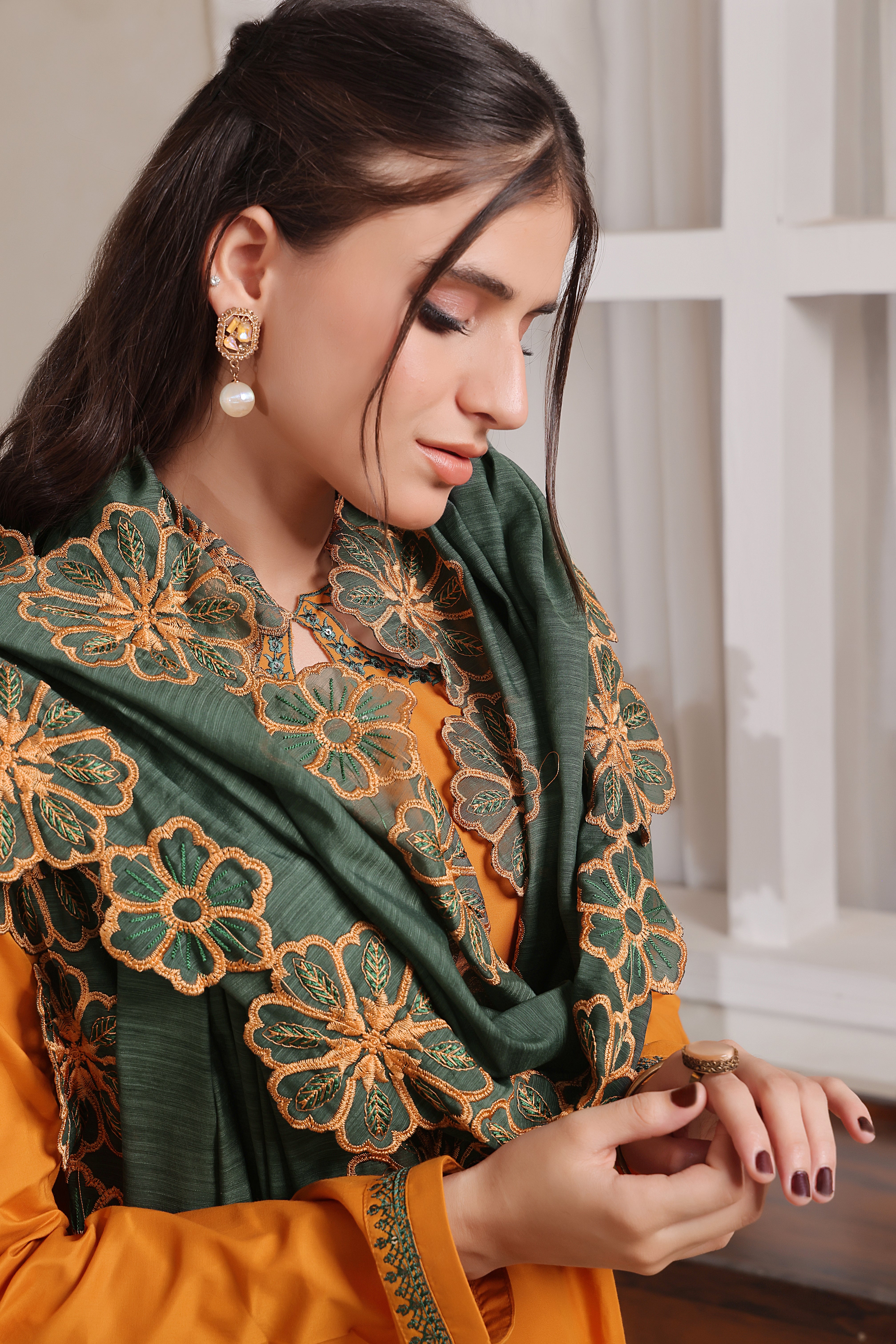 Luxeurs Affordable Embroidered Pakistani Lawn Dresses Size Chart