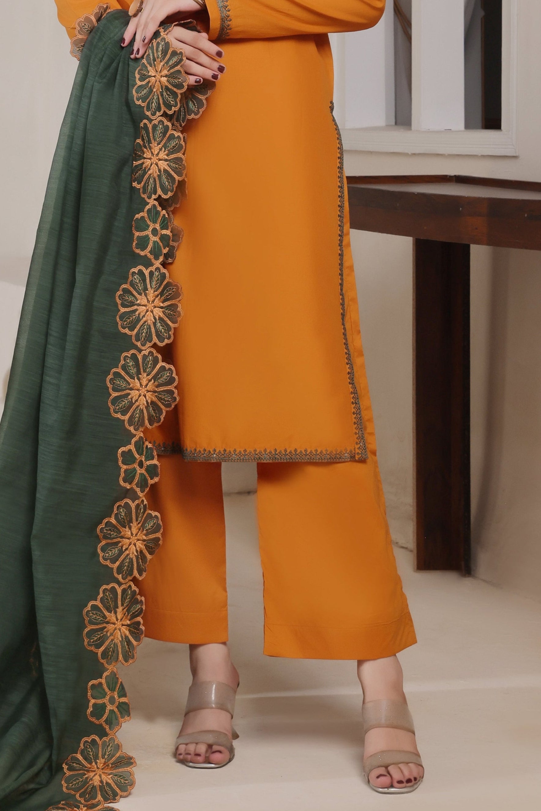 Luxeurs Affordable Embroidered Pakistani Lawn Dresses Size Chart