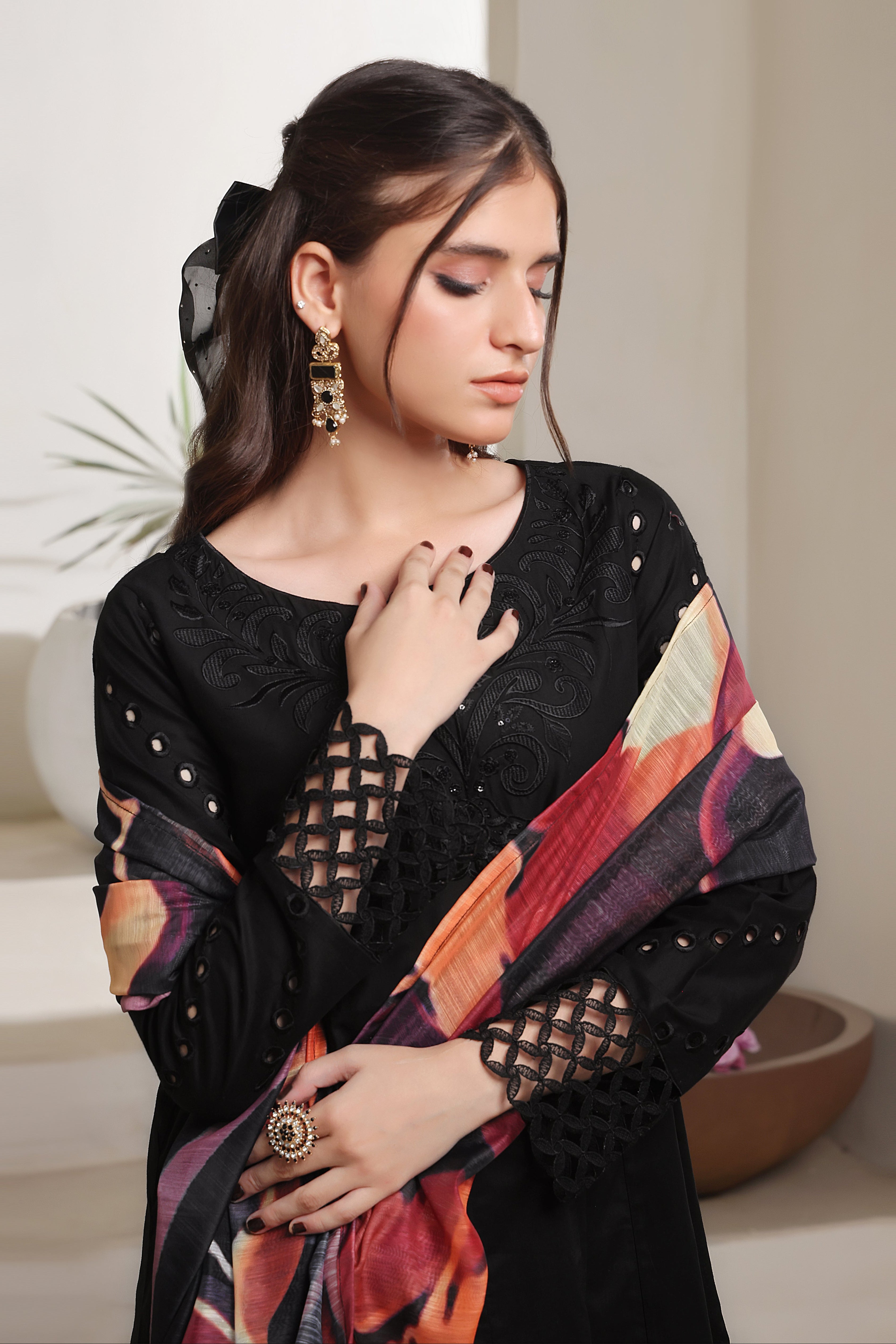 Luxeurs Affordable Embroidered Pakistani Lawn Dresses Size Chart