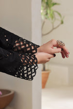 Load image into Gallery viewer, Luxeurs Affordable Embroidered Pakistani Lawn Dresses Size Chart

