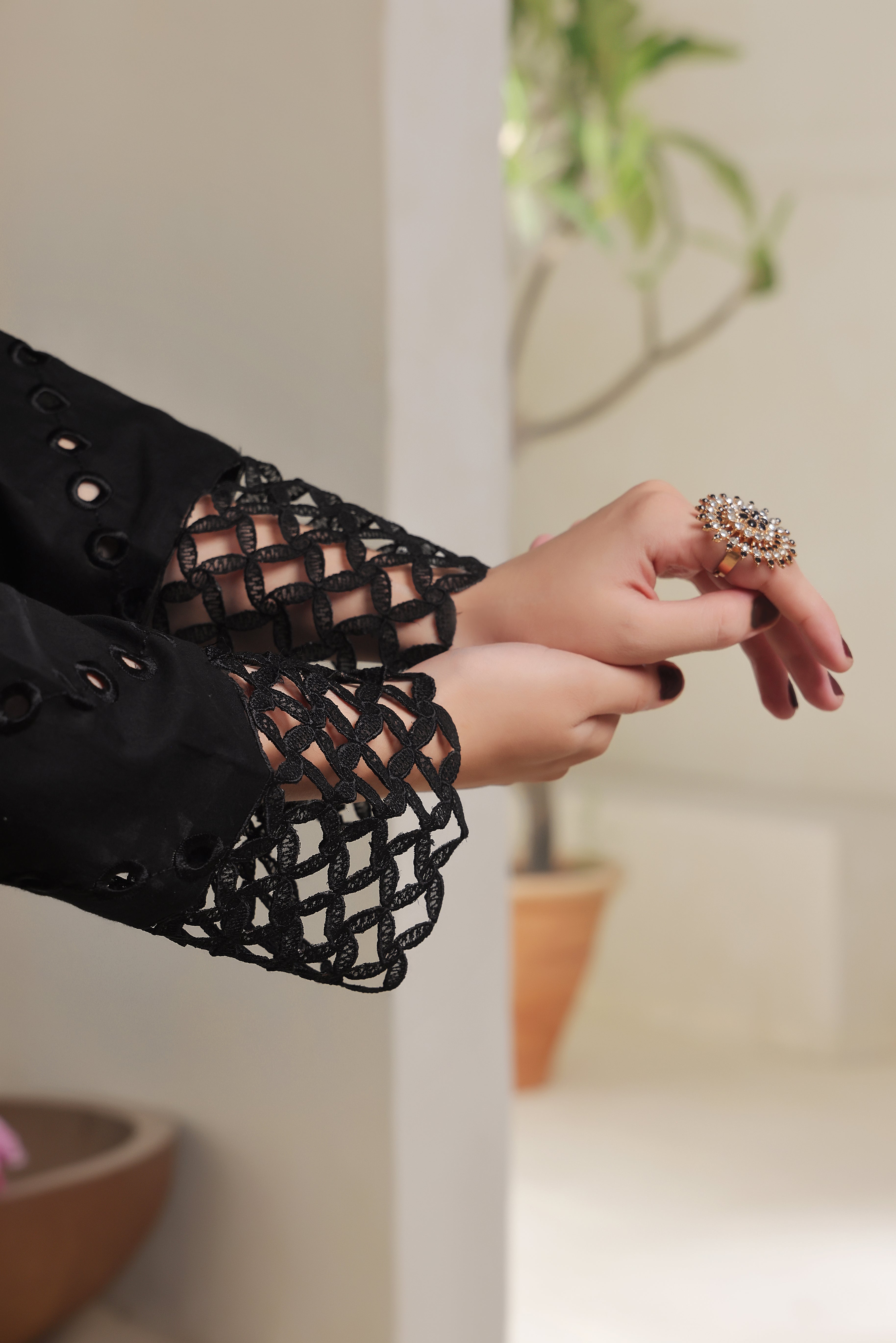 Luxeurs Affordable Embroidered Pakistani Lawn Dresses Size Chart