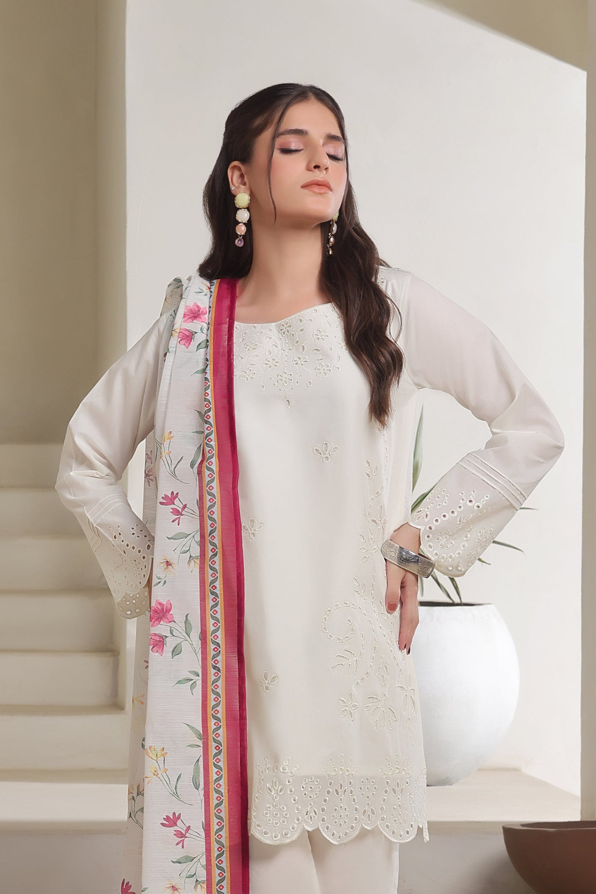 Luxeurs Affordable Embroidered Pakistani Lawn Dresses Size Chart