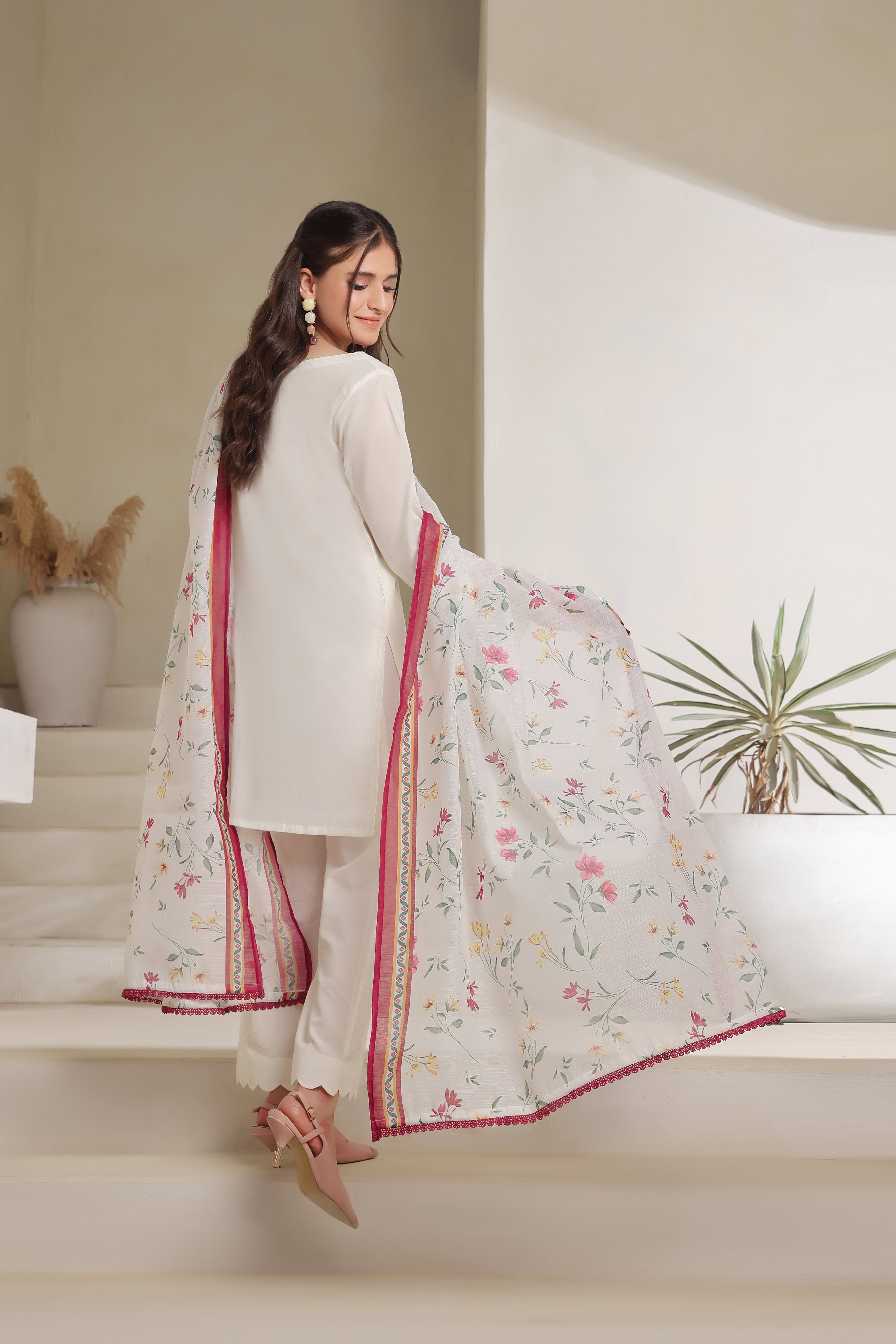 Luxeurs Affordable Embroidered Pakistani Lawn Dresses Size Chart