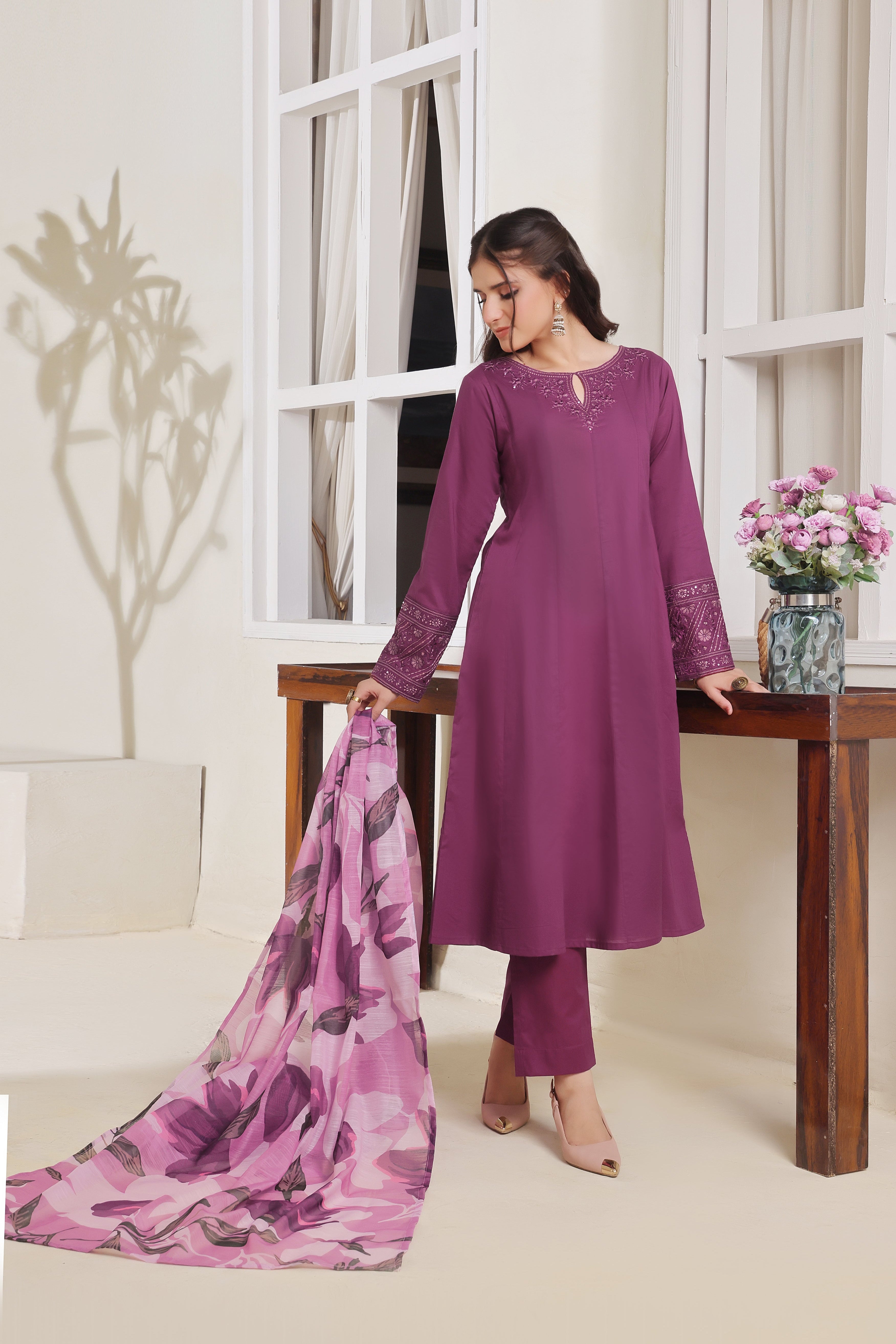 Luxeurs Affordable Embroidered Pakistani Lawn Dresses Size Chart