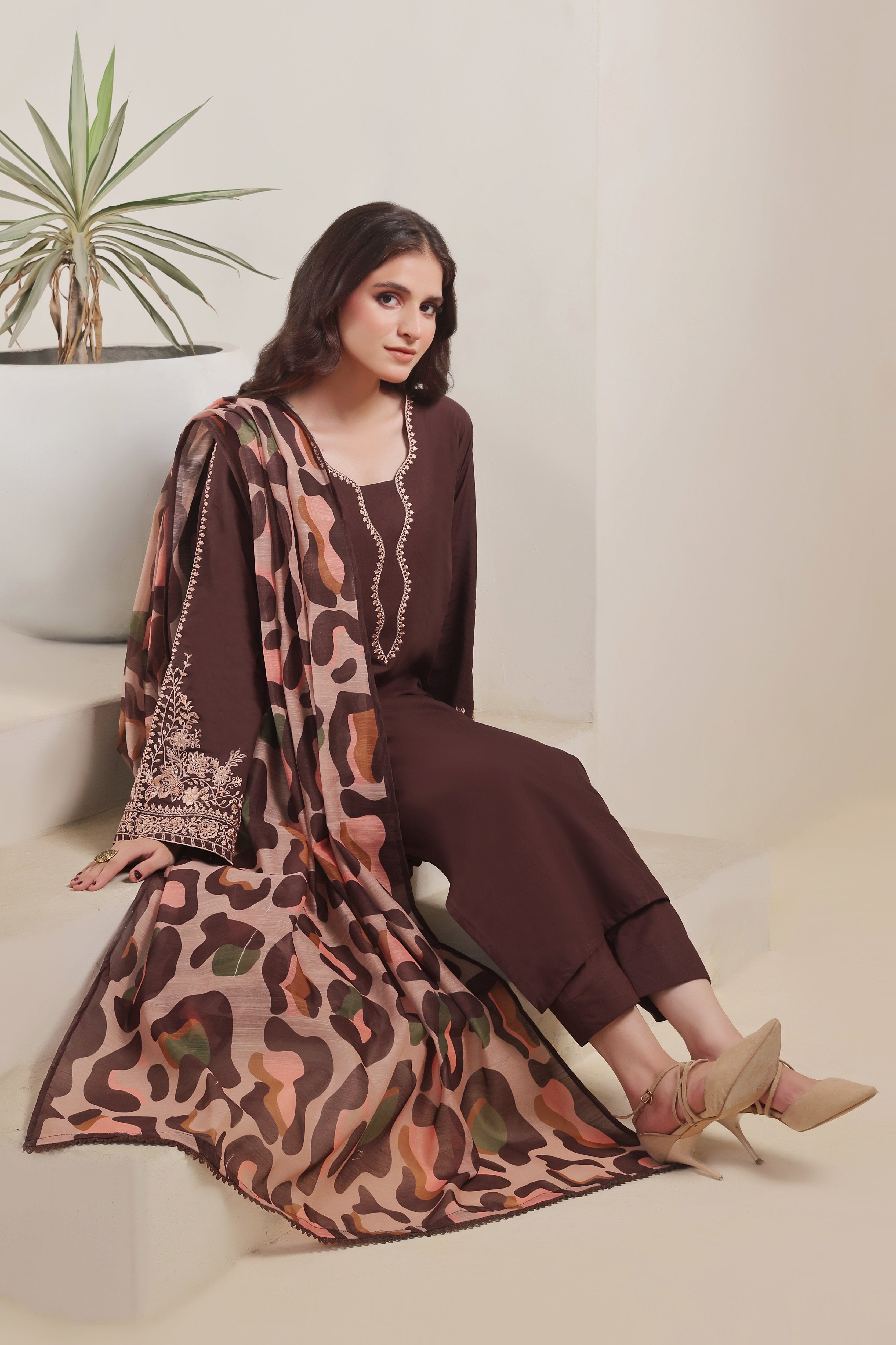 Luxeurs Affordable Embroidered Pakistani Lawn Dresses Size Chart