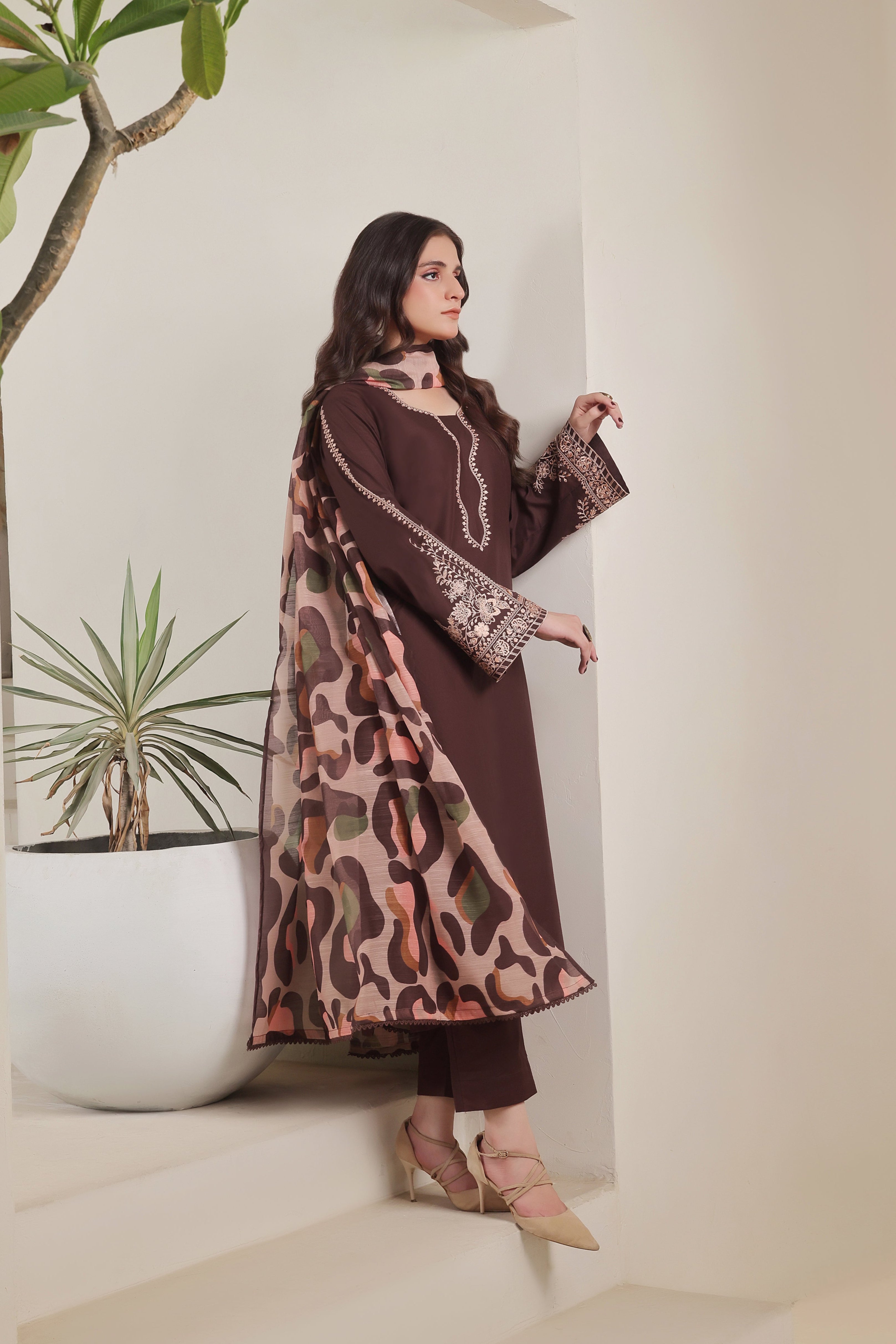 Luxeurs Affordable Embroidered Pakistani Lawn Dresses Size Chart