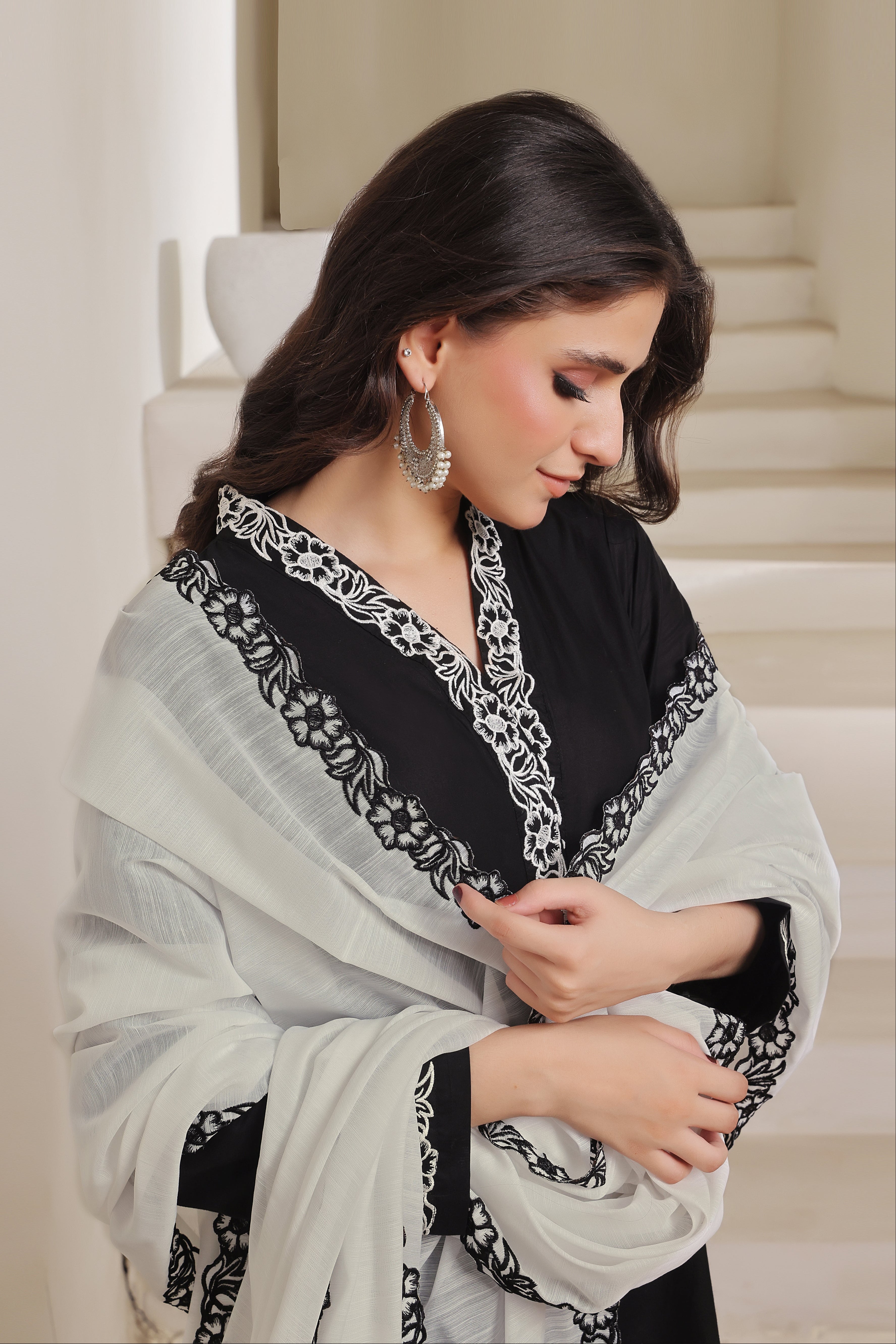 Luxeurs Affordable Embroidered Pakistani Lawn Dresses Size Chart