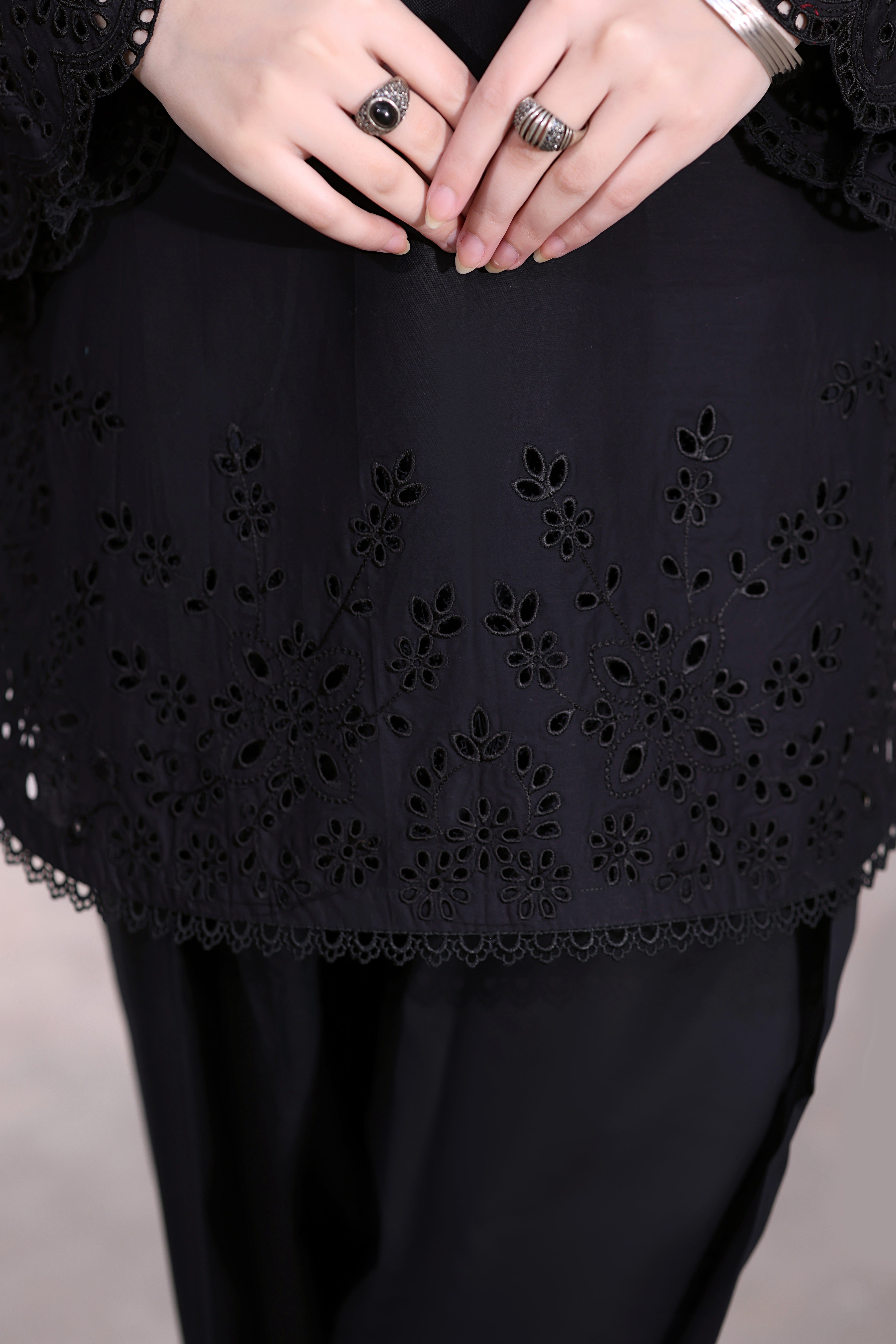 Showstopper Embroidered 3PC Lawn Dress