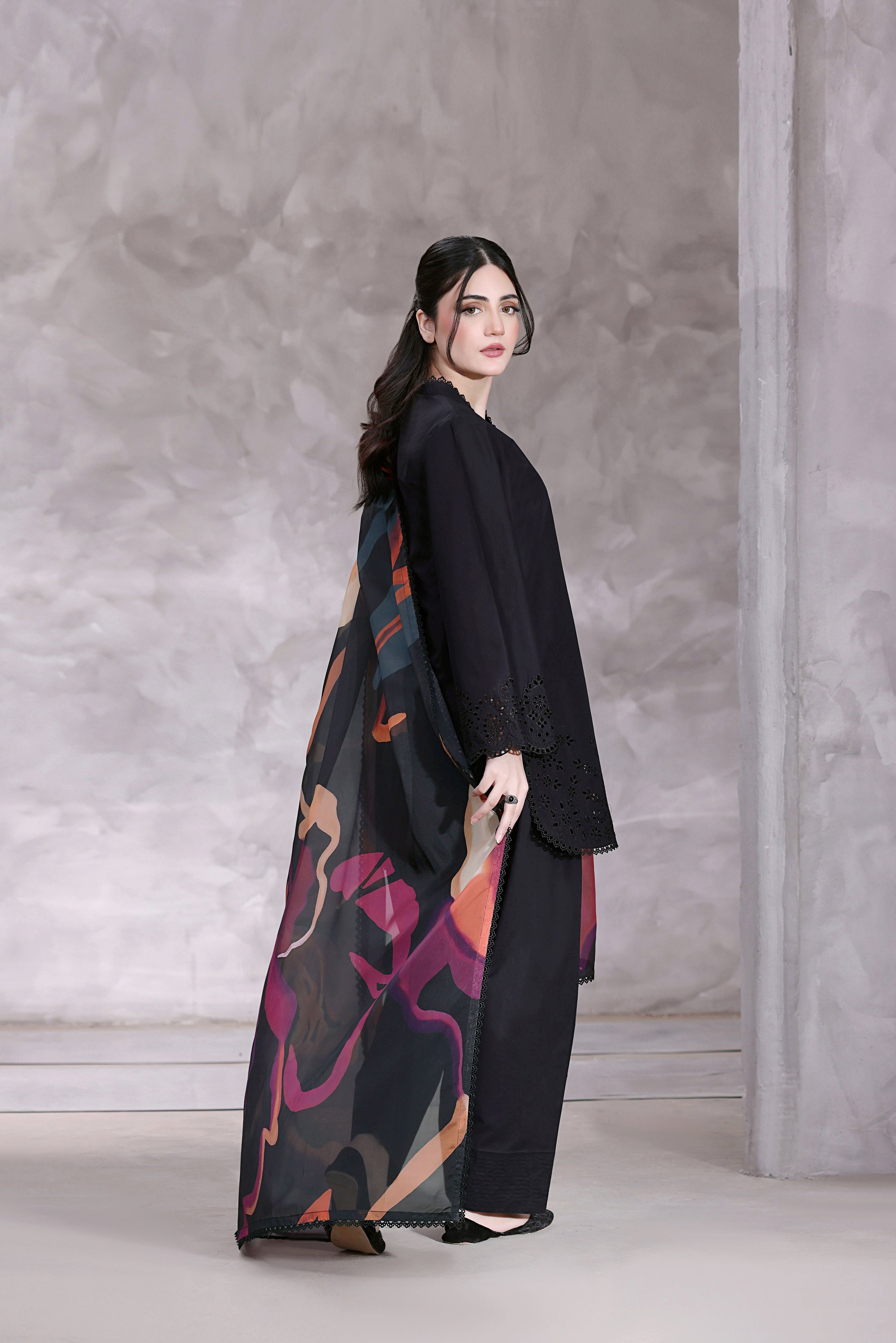 Showstopper Embroidered 3PC Lawn Dress