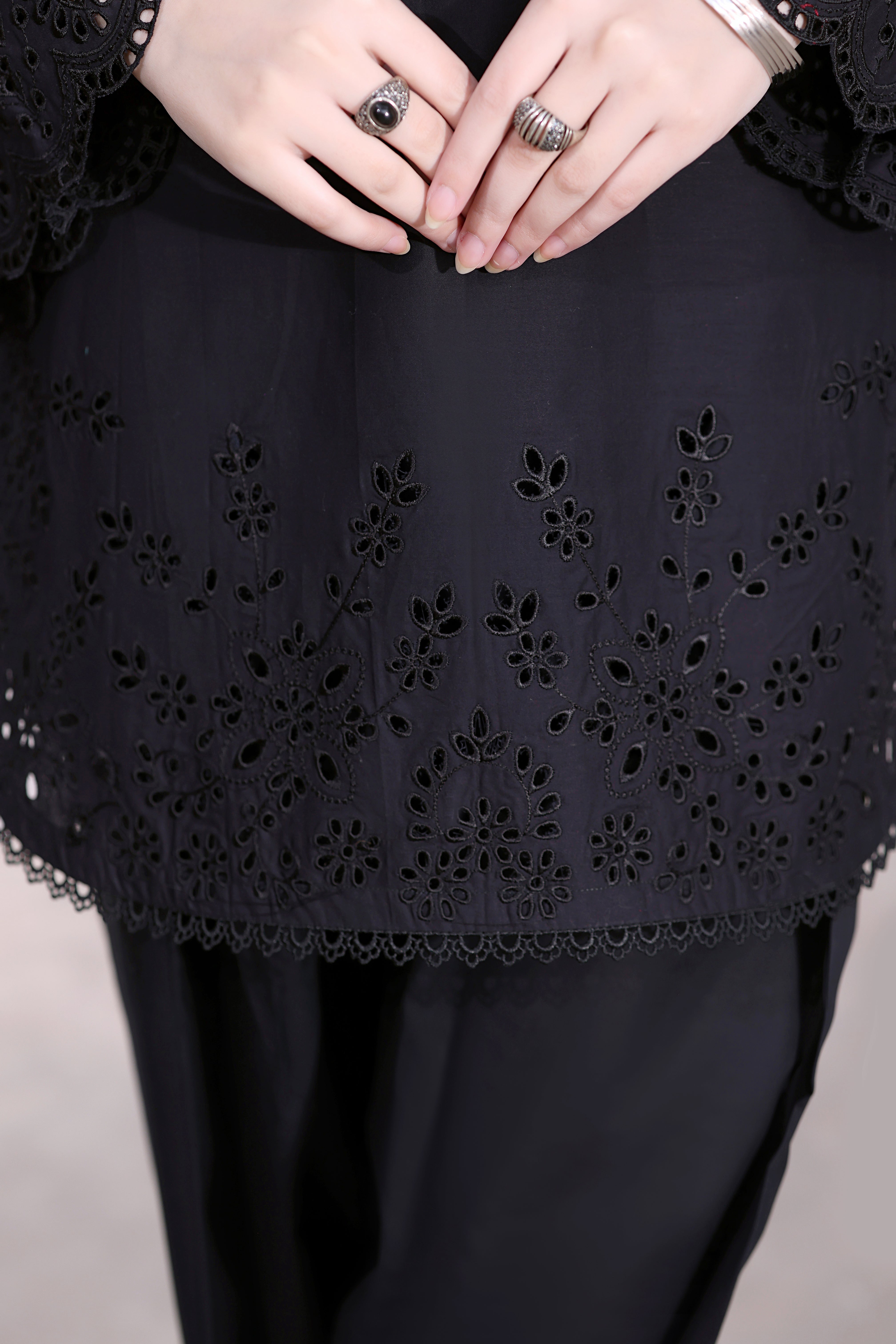 Showstopper Embroidered 3PC Lawn Dress